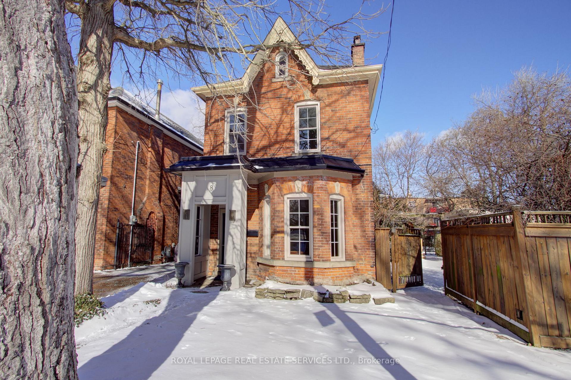 Front of 8 Duff Street