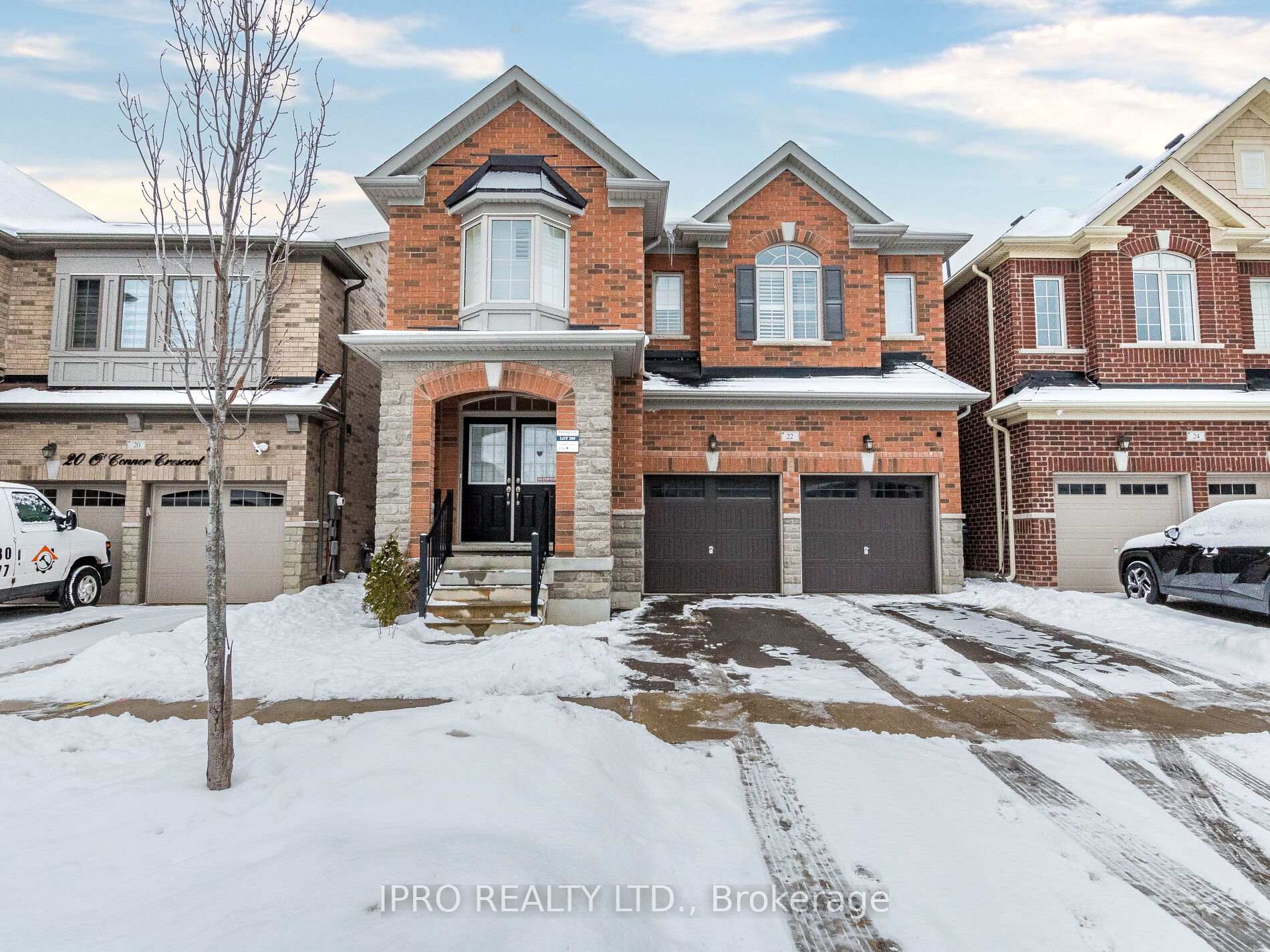 Photo 2 of 22 O'connor Crescent, Brampton, Northwest Brampton — HOMEH