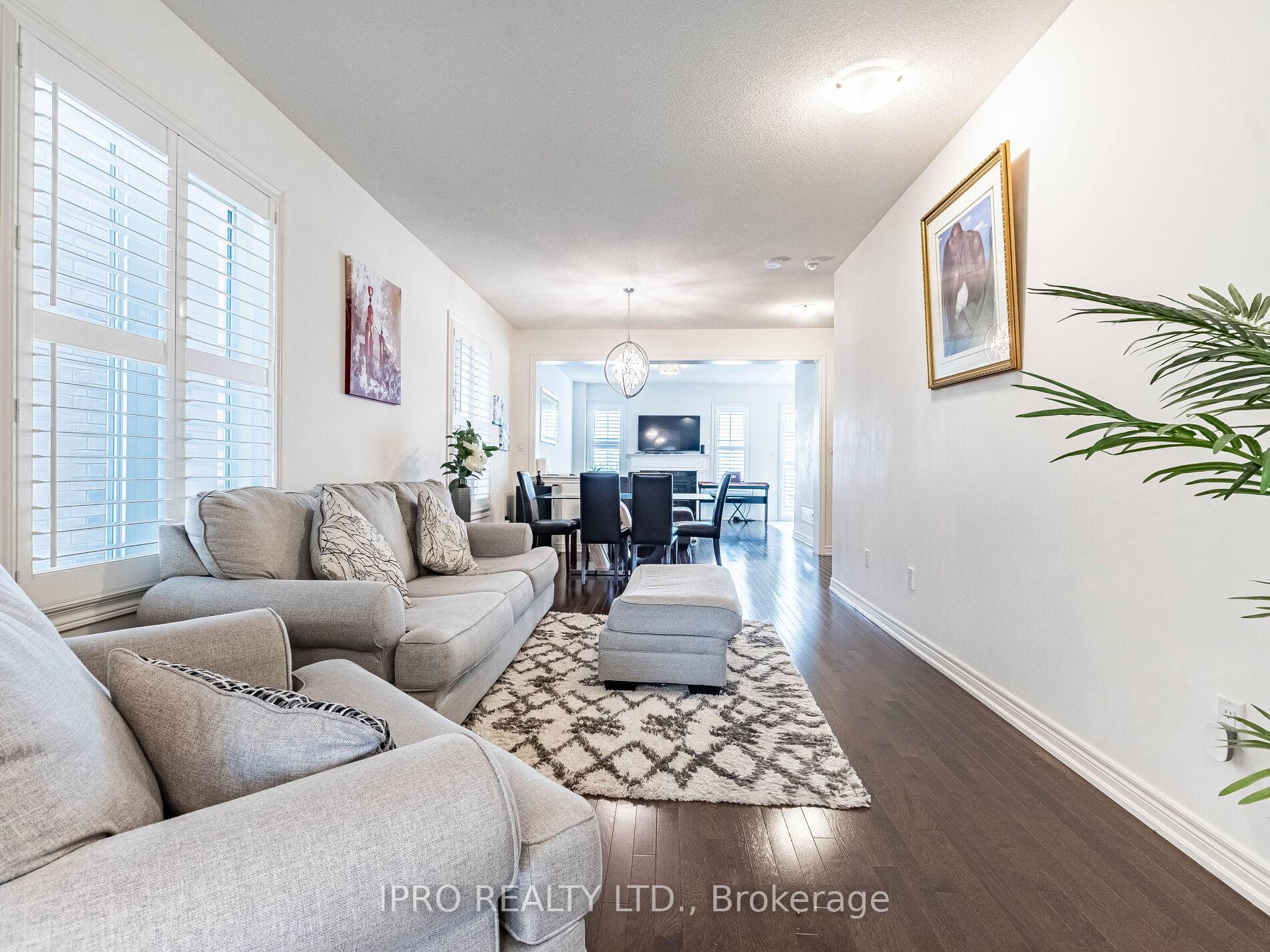 Photo 7 of 22 O'connor Crescent, Brampton, Northwest Brampton — HOMEH