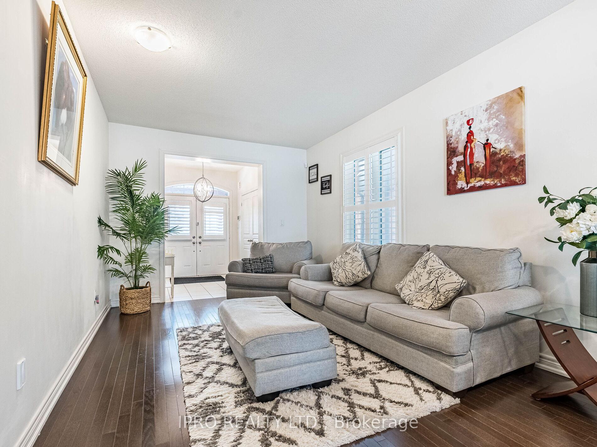 Photo 8 of 22 O'connor Crescent, Brampton, Northwest Brampton — HOMEH