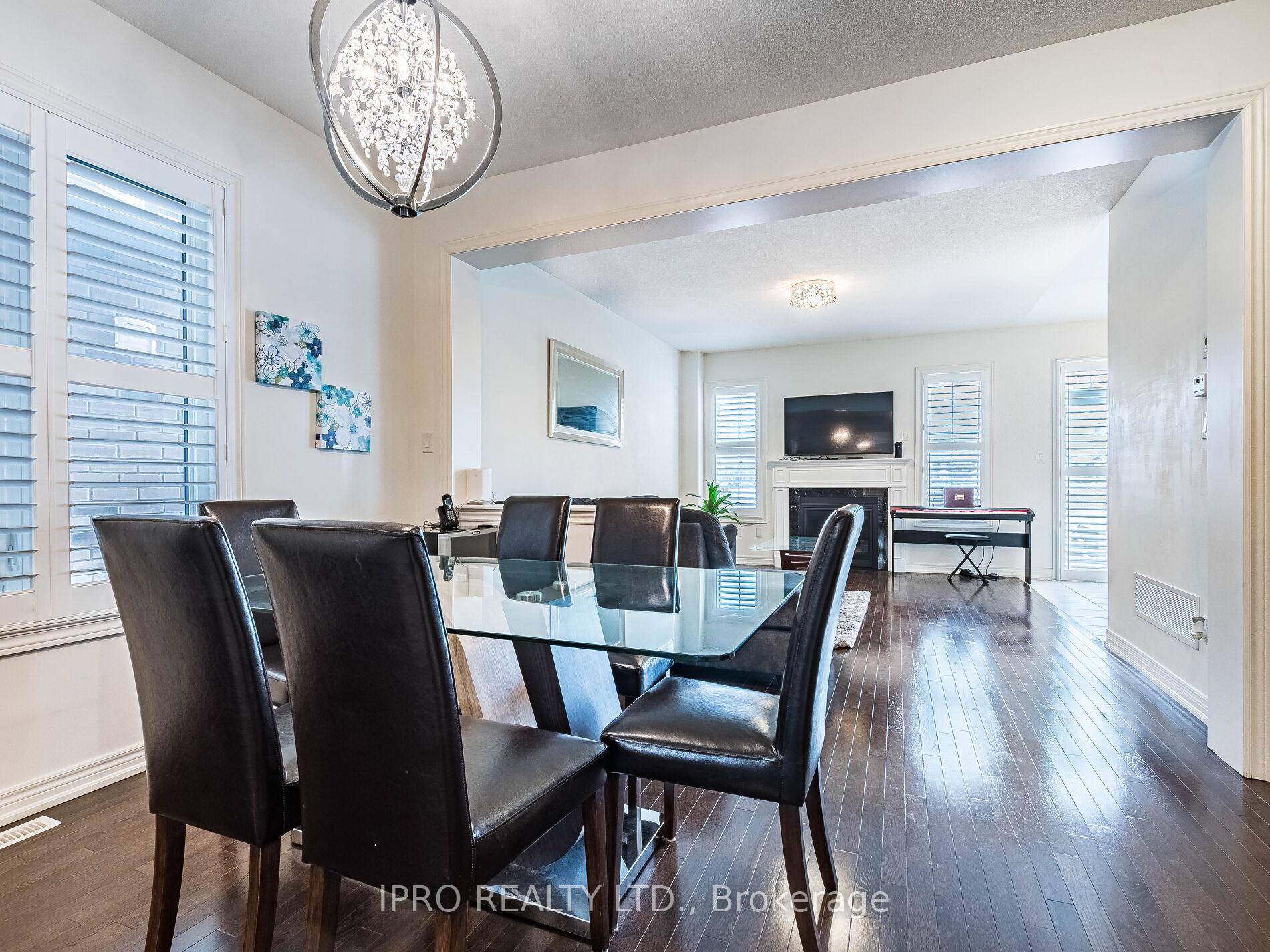 Photo 9 of 22 O'connor Crescent, Brampton, Northwest Brampton — HOMEH