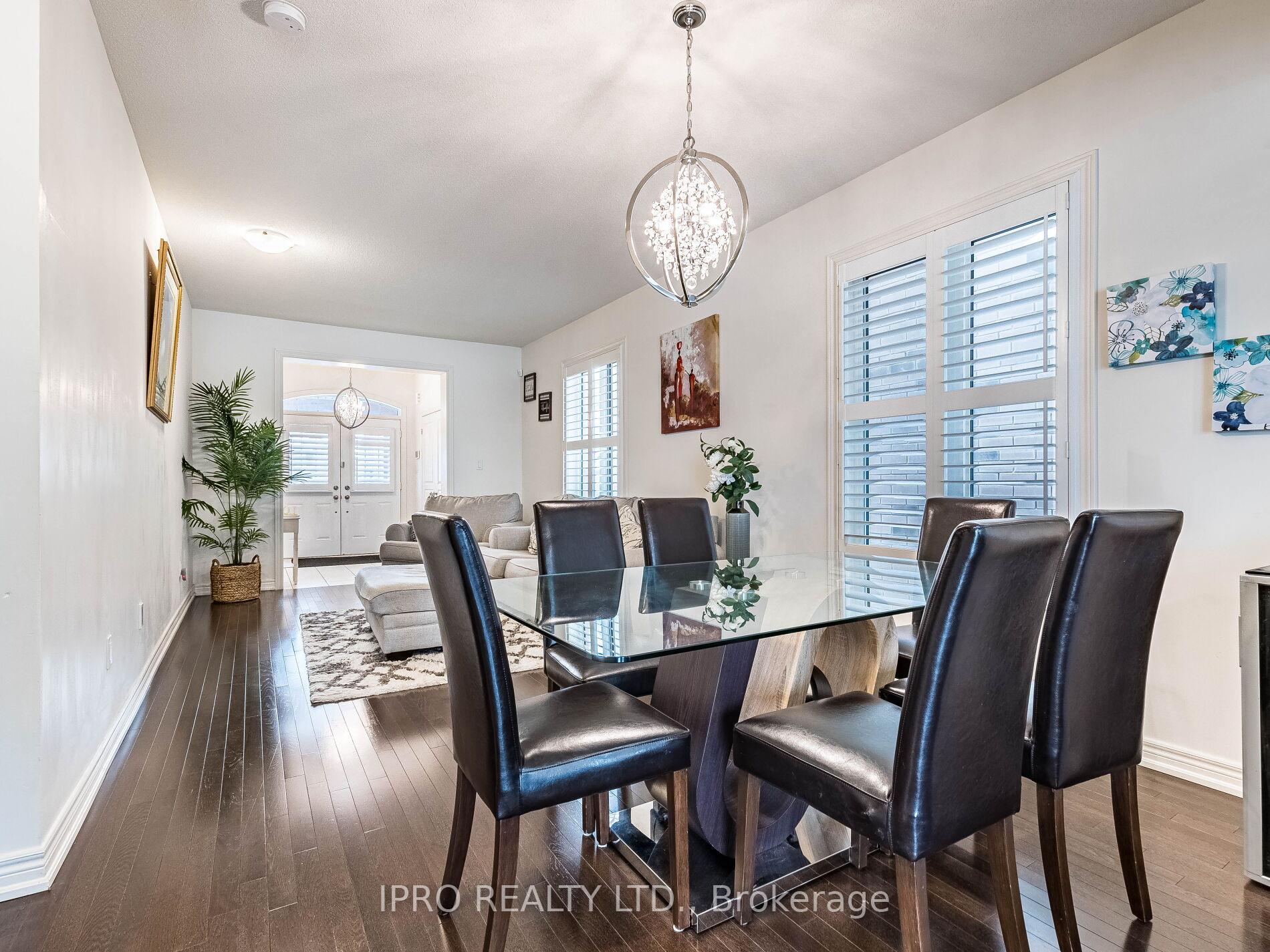 Photo 10 of 22 O'connor Crescent, Brampton, Northwest Brampton — HOMEH