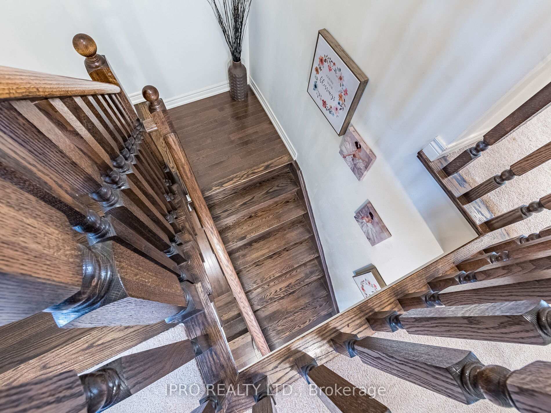 Photo 30 of 22 O'connor Crescent, Brampton, Northwest Brampton — HOMEH