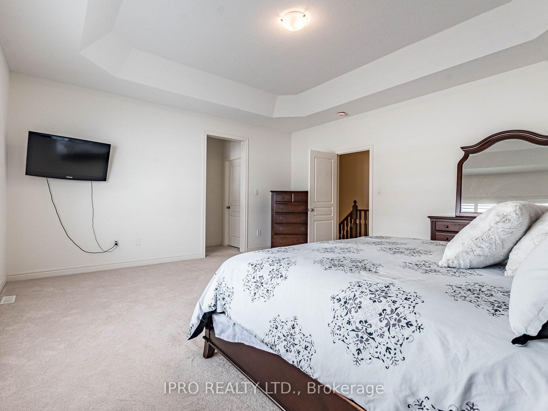 Photo 34 of 22 O'connor Crescent, Brampton, Northwest Brampton — HOMEH
