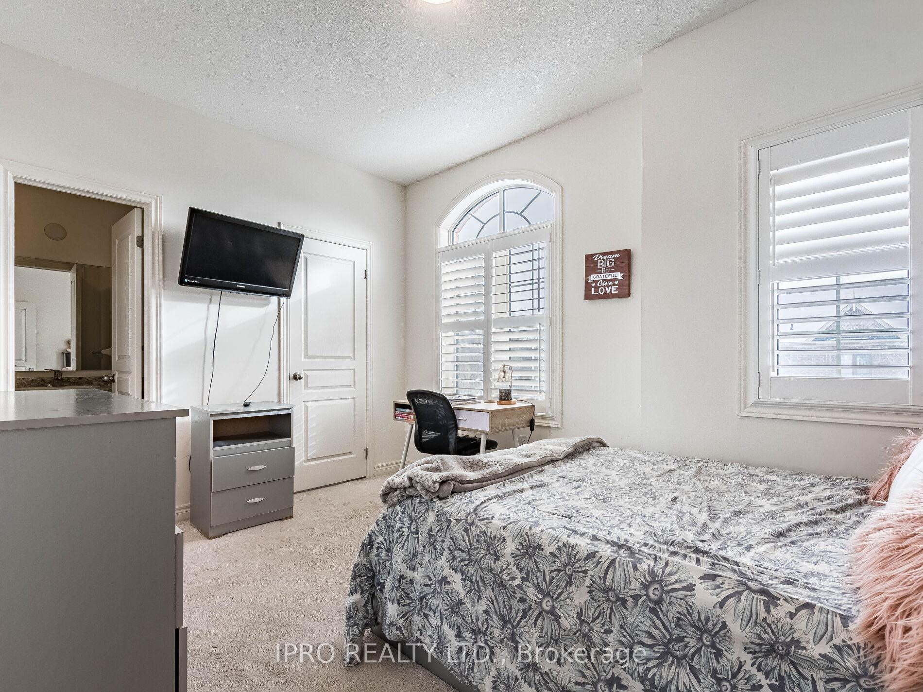 Photo 46 of 22 O'connor Crescent, Brampton, Northwest Brampton — HOMEH