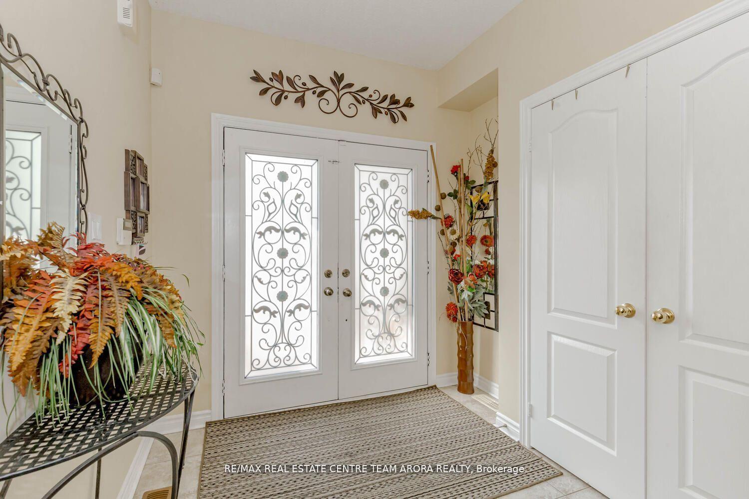 Photo 3 of 61 Charcoal Way, Brampton, Bram West — HOMEH