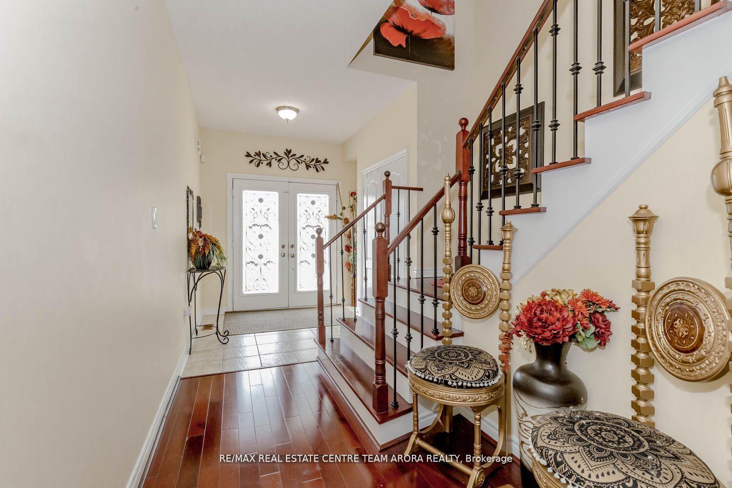 Photo 4 of 61 Charcoal Way, Brampton, Bram West — HOMEH
