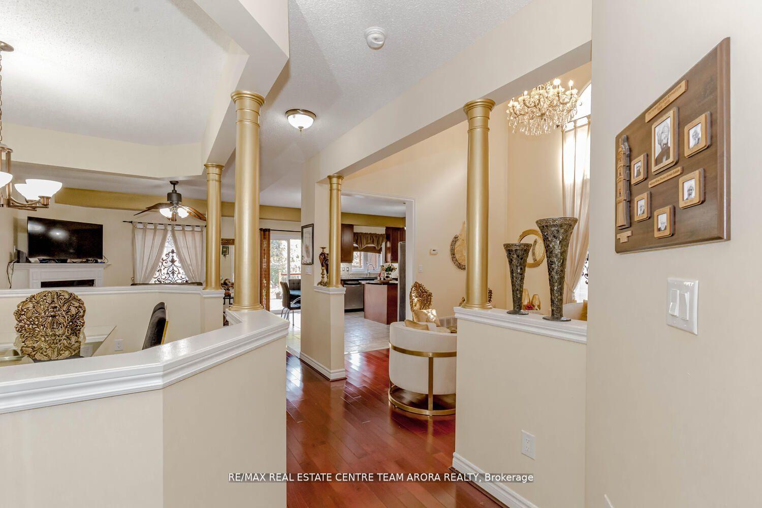 Photo 5 of 61 Charcoal Way, Brampton, Bram West — HOMEH