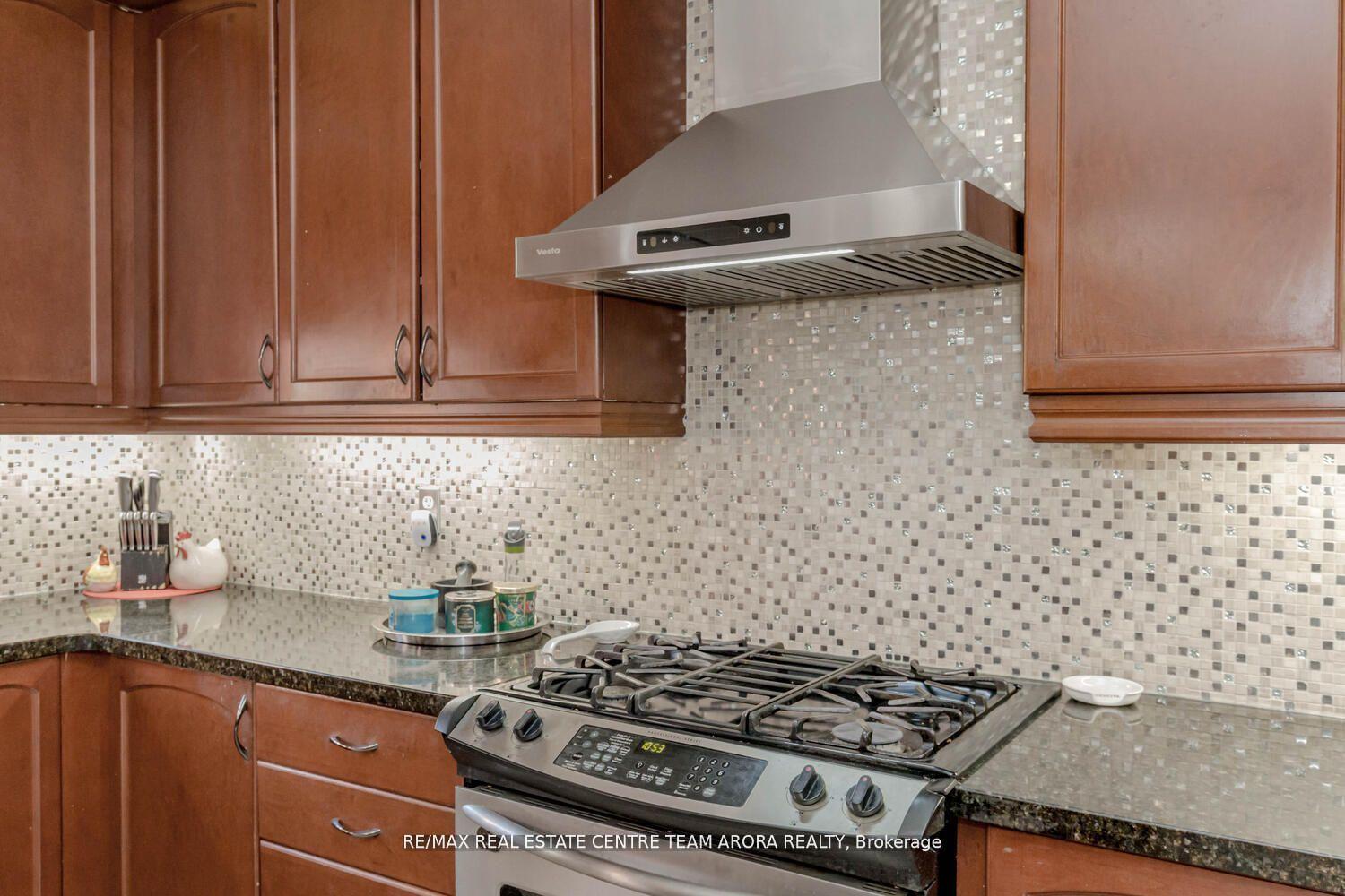 Photo 19 of 61 Charcoal Way, Brampton, Bram West — HOMEH