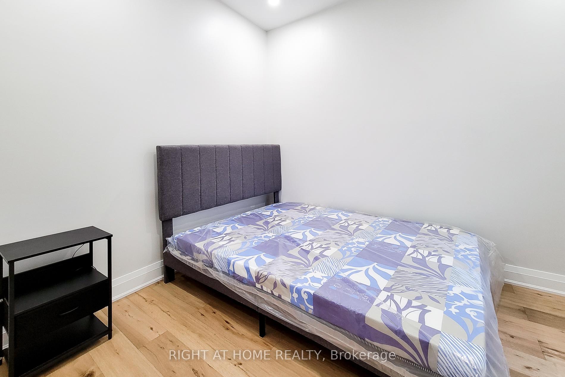 Photo 13 of 53 West Avenue N, Hamilton, Landsdale — HOMEH