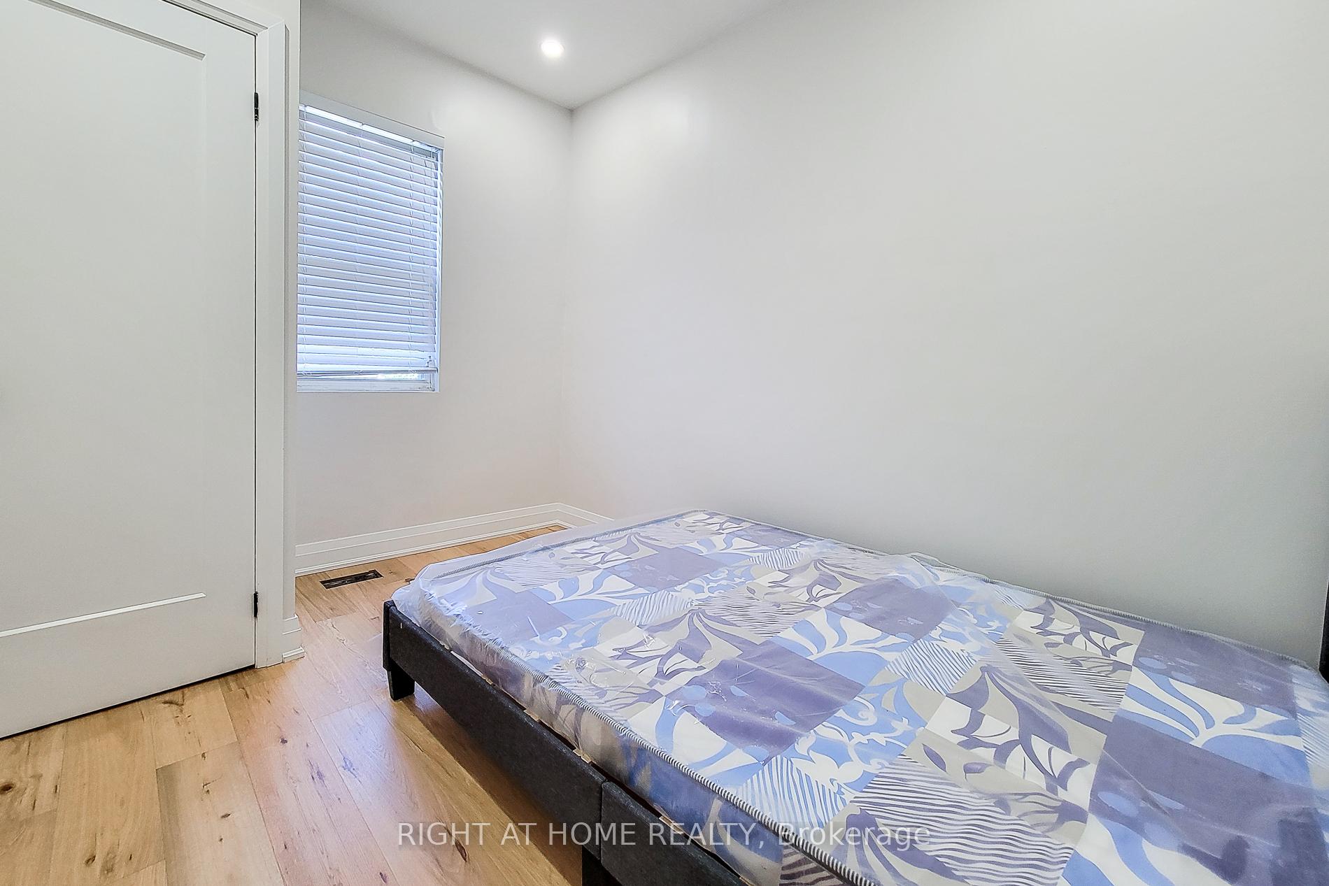 Photo 16 of 53 West Avenue N, Hamilton, Landsdale — HOMEH
