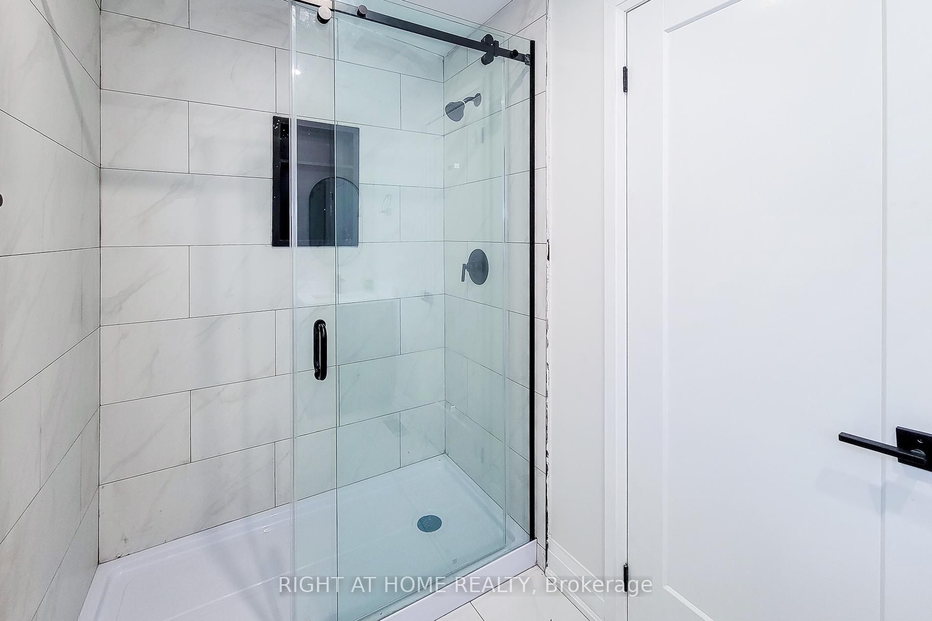 Photo 20 of 53 West Avenue N, Hamilton, Landsdale — HOMEH