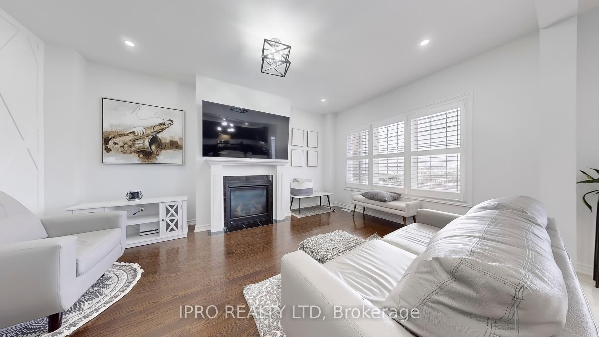 Photo 5 of 36 Yarmouth Street, Brampton, Northwest Brampton — HOMEH