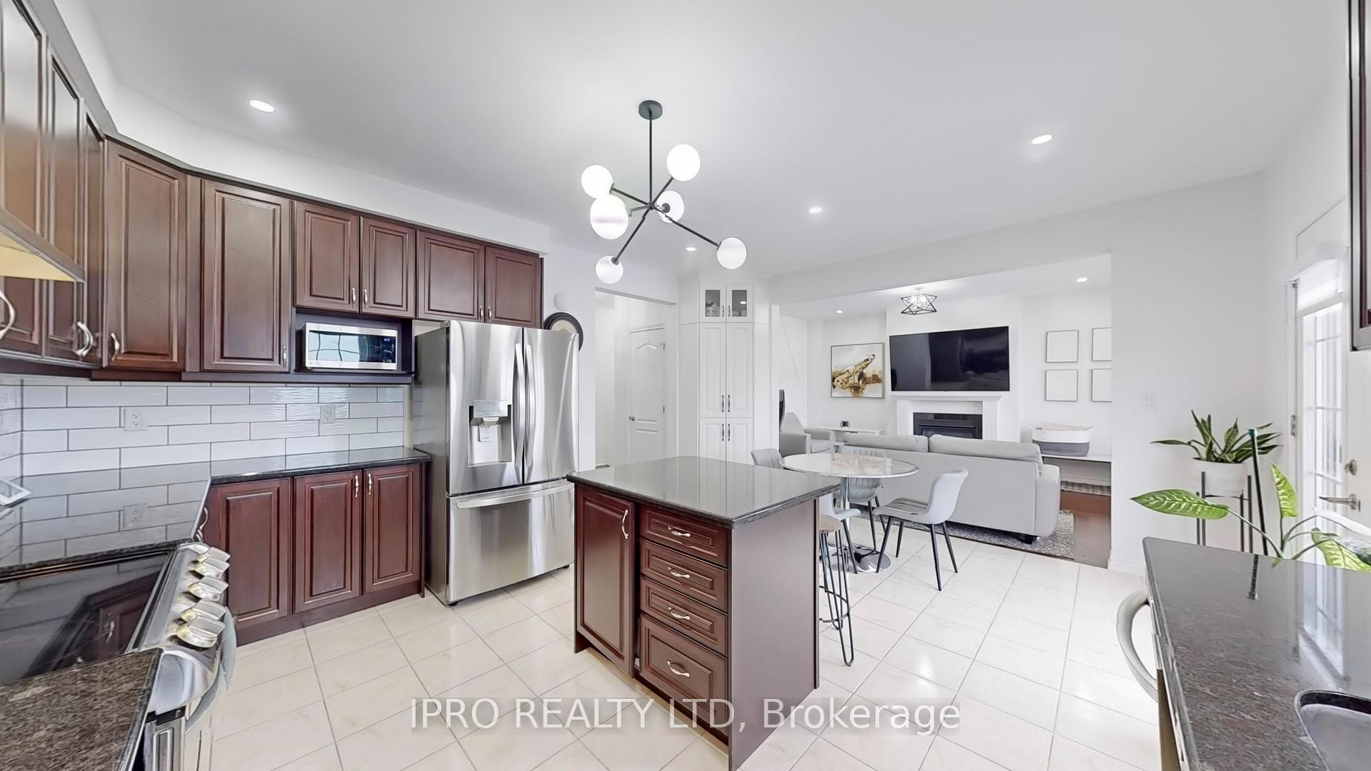 Photo 9 of 36 Yarmouth Street, Brampton, Northwest Brampton — HOMEH