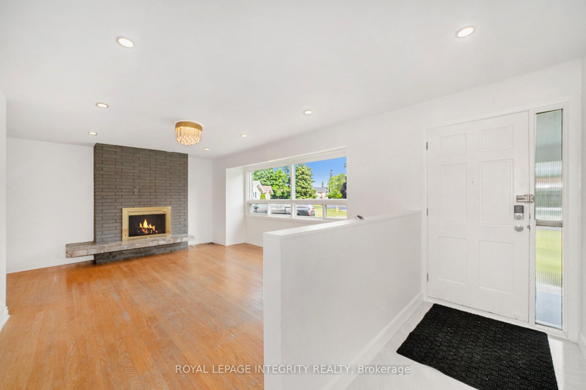 Photo 3 of Unit A, 58 Wigan Drive, Ottawa, Borden Farm/Stewart Farm/Carleton Heights/Parkwood Hills — HOMEH
