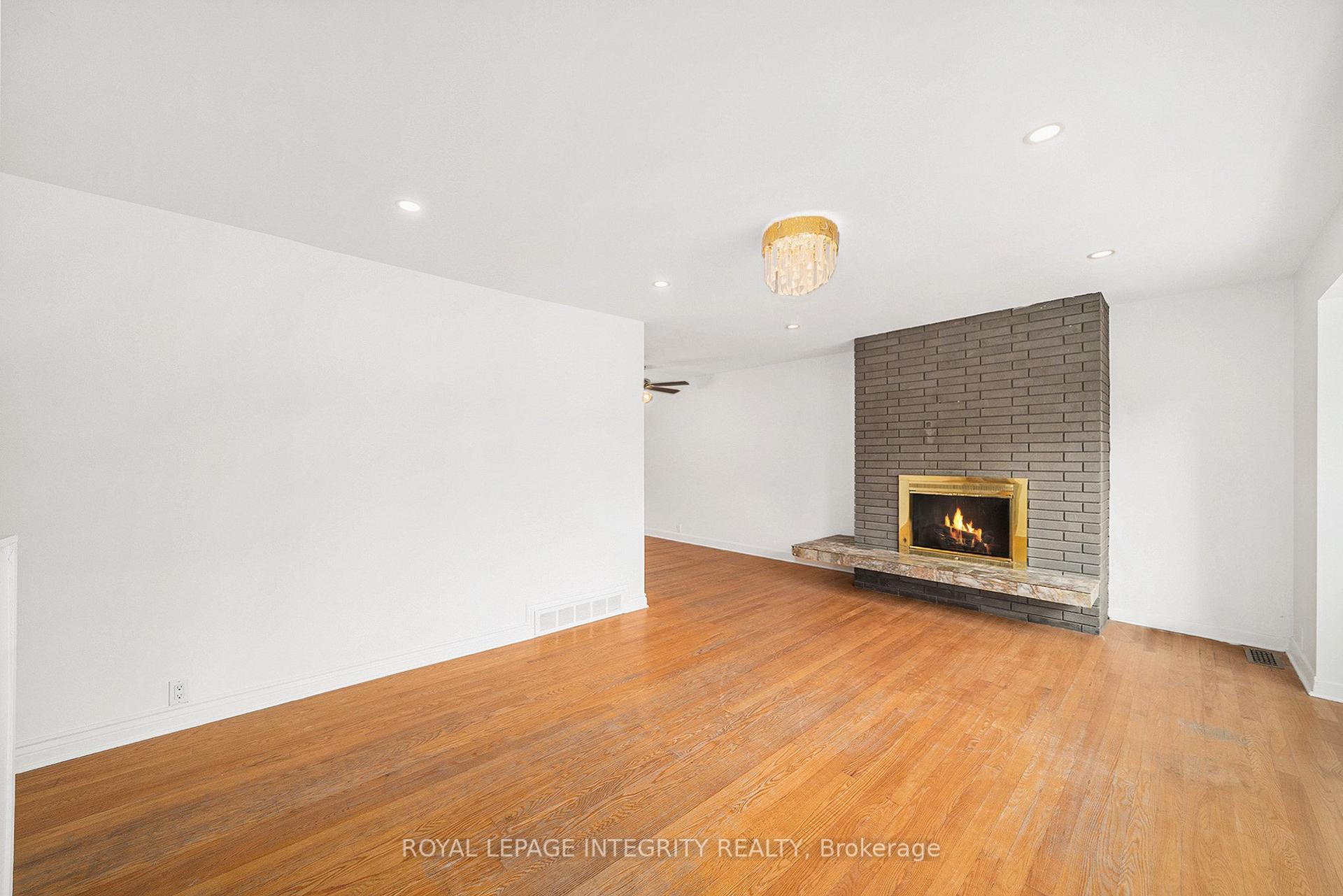 Photo 4 of Unit A, 58 Wigan Drive, Ottawa, Borden Farm/Stewart Farm/Carleton Heights/Parkwood Hills — HOMEH