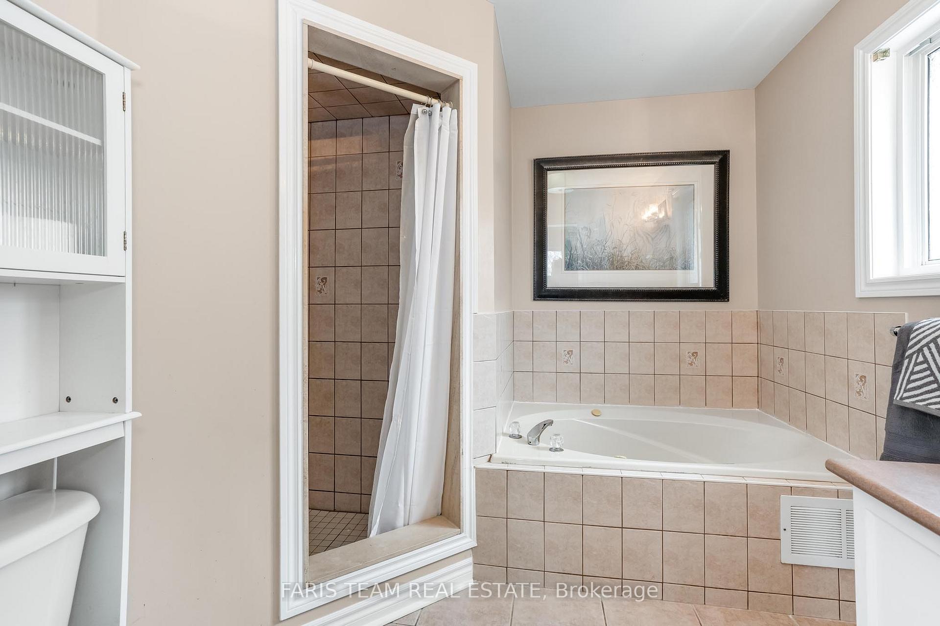 Photo 12 of 121 Nicholson Drive, Barrie, Ardagh — HOMEH