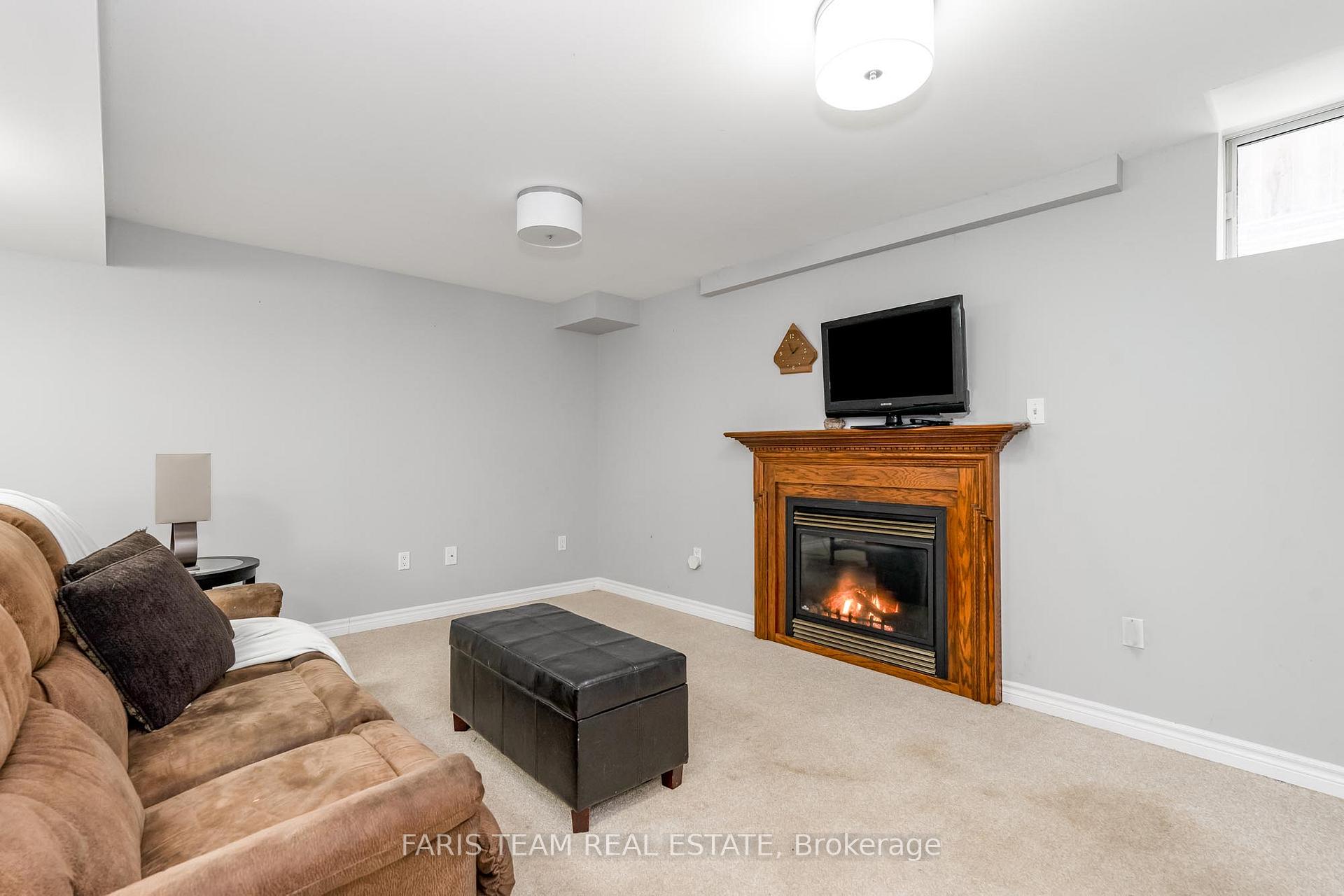 Photo 17 of 121 Nicholson Drive, Barrie, Ardagh — HOMEH