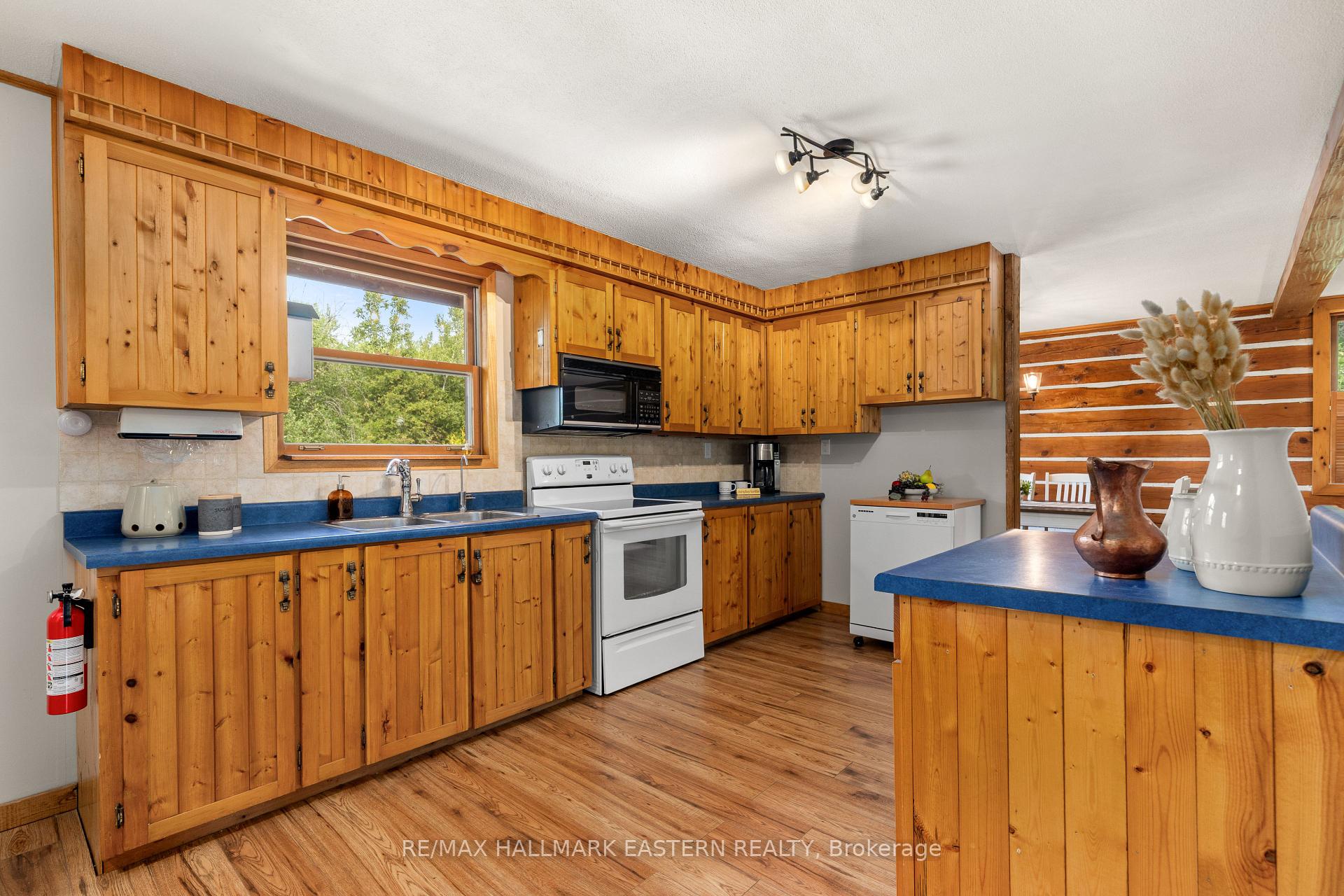 Photo 13 of 939 Centre Road, Douro-Dummer — HOMEH