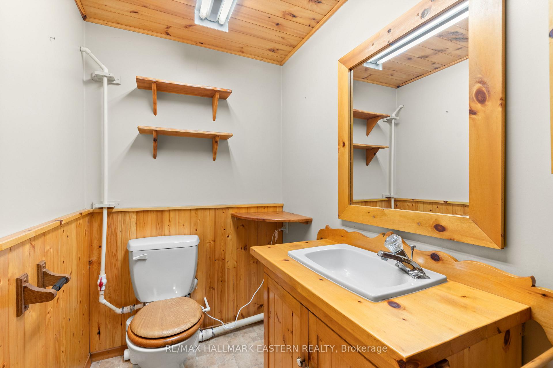 Photo 37 of 939 Centre Road, Douro-Dummer — HOMEH