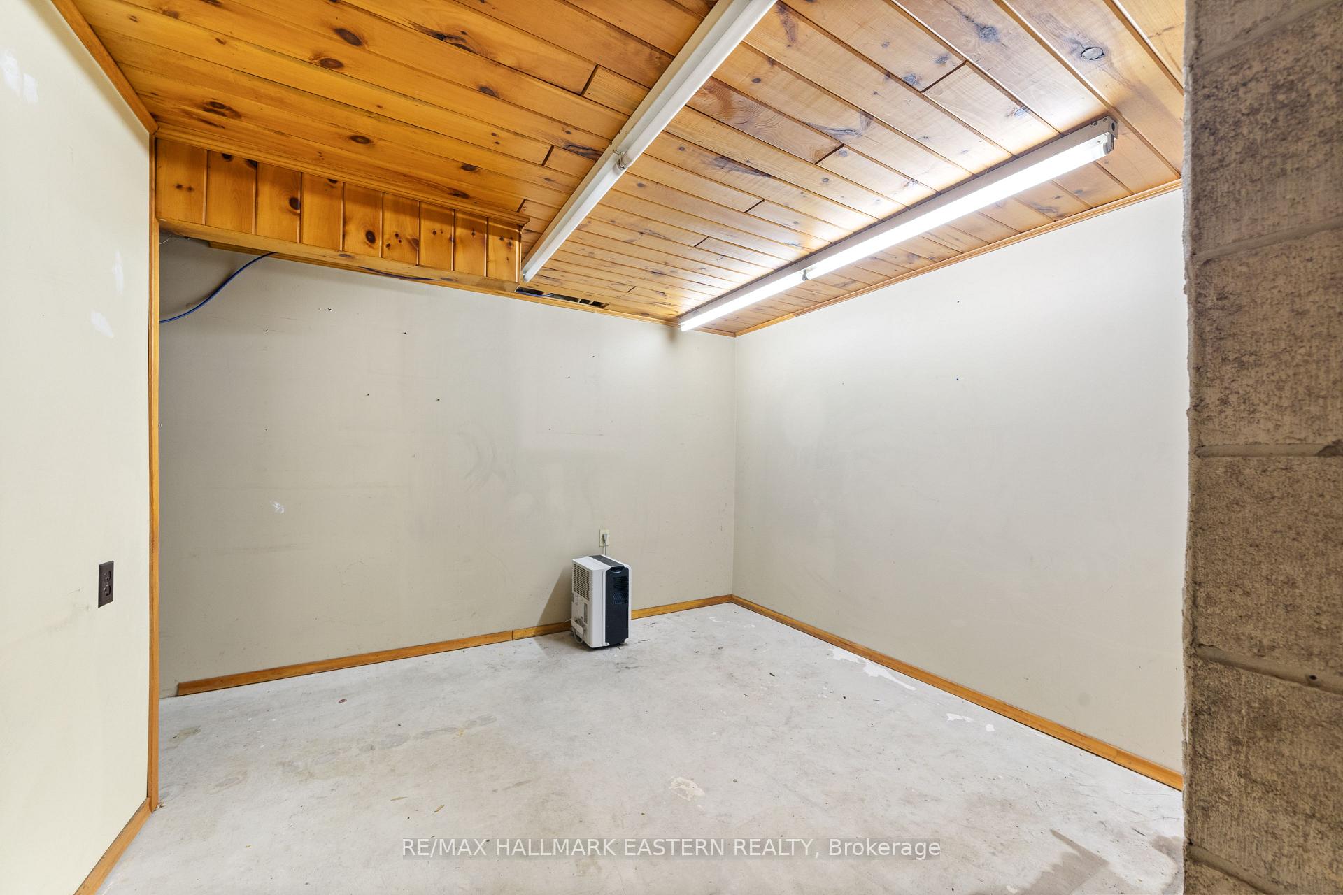 Photo 40 of 939 Centre Road, Douro-Dummer — HOMEH