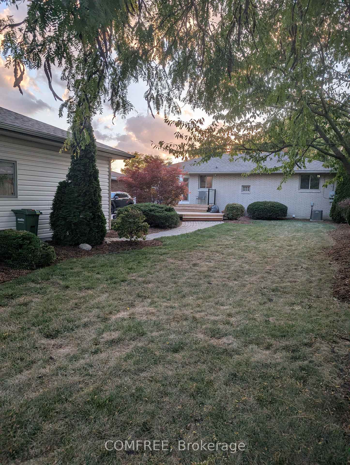 Photo 3 of 254 Grace Road, Tecumseh — HOMEH