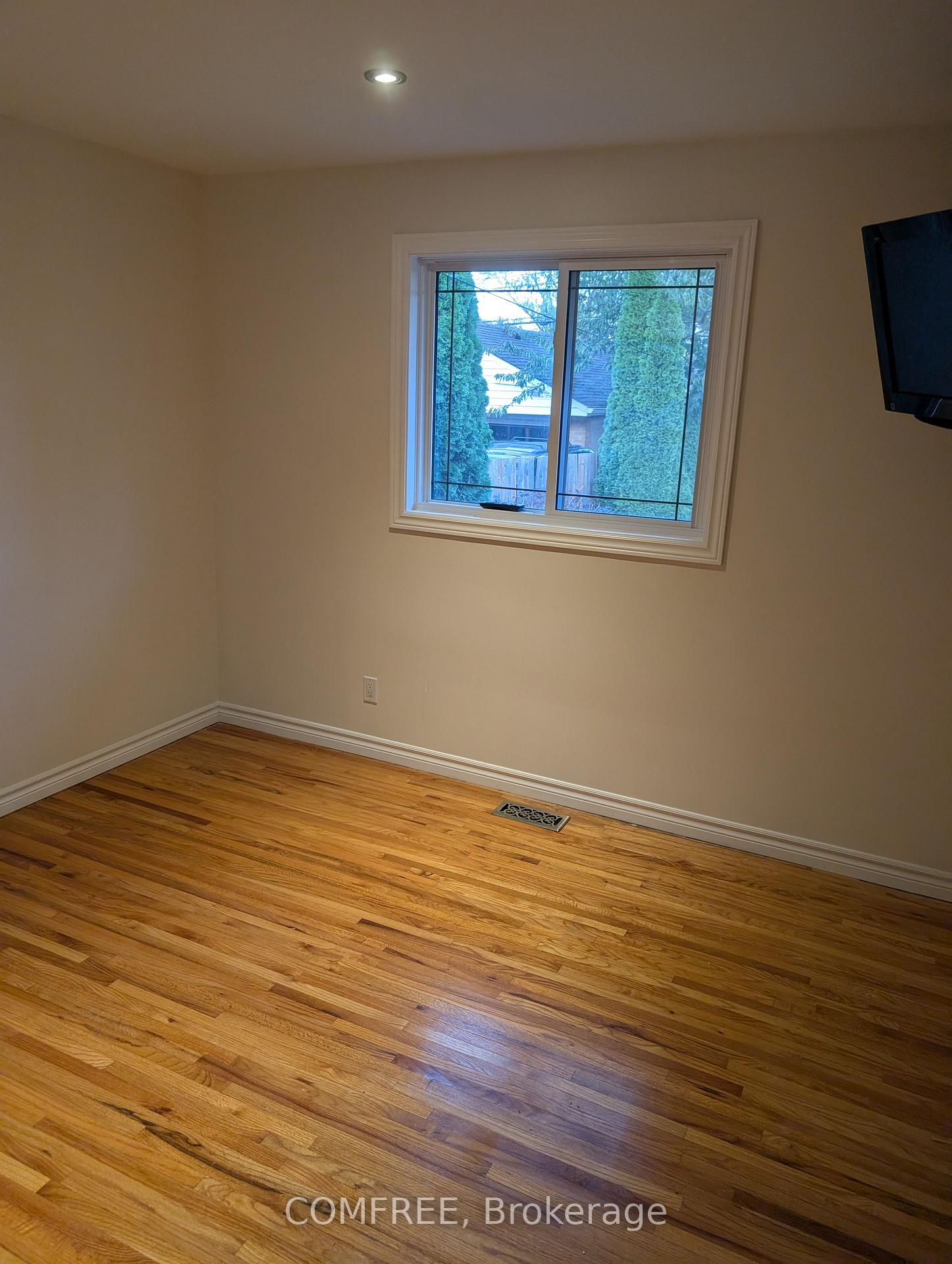 Photo 10 of 254 Grace Road, Tecumseh — HOMEH