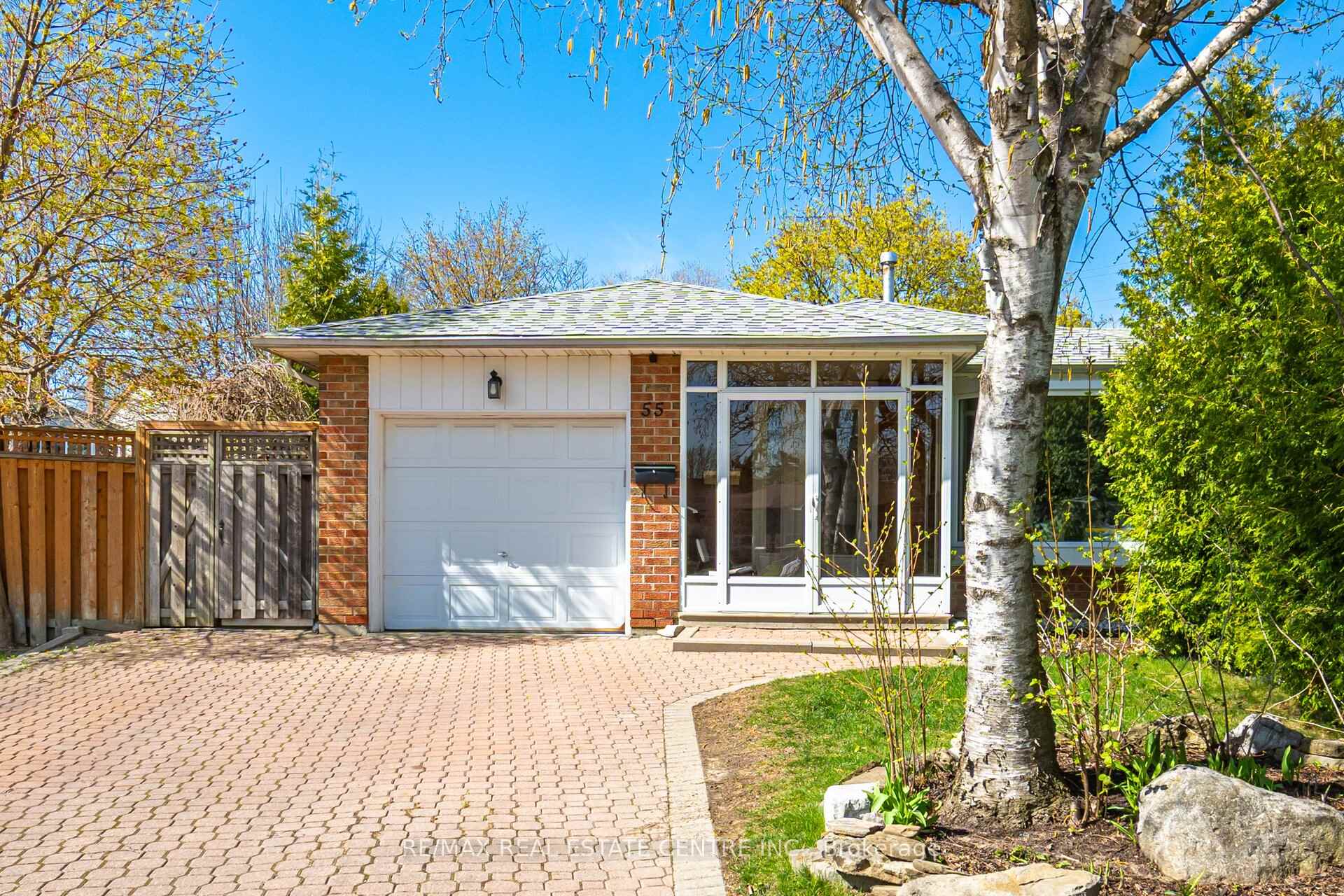 Photo 20 of 55 Mallard Crescent, Brampton, Central Park — HOMEH