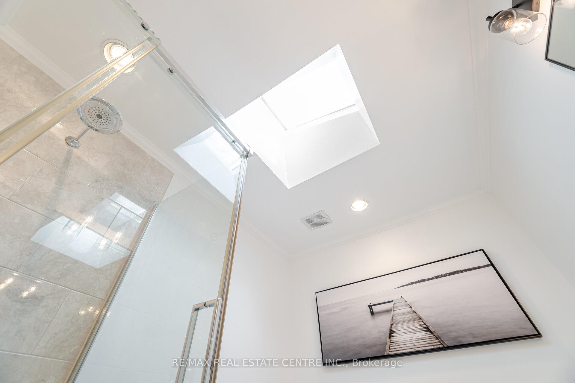 Photo 25 of 55 Mallard Crescent, Brampton, Central Park — HOMEH