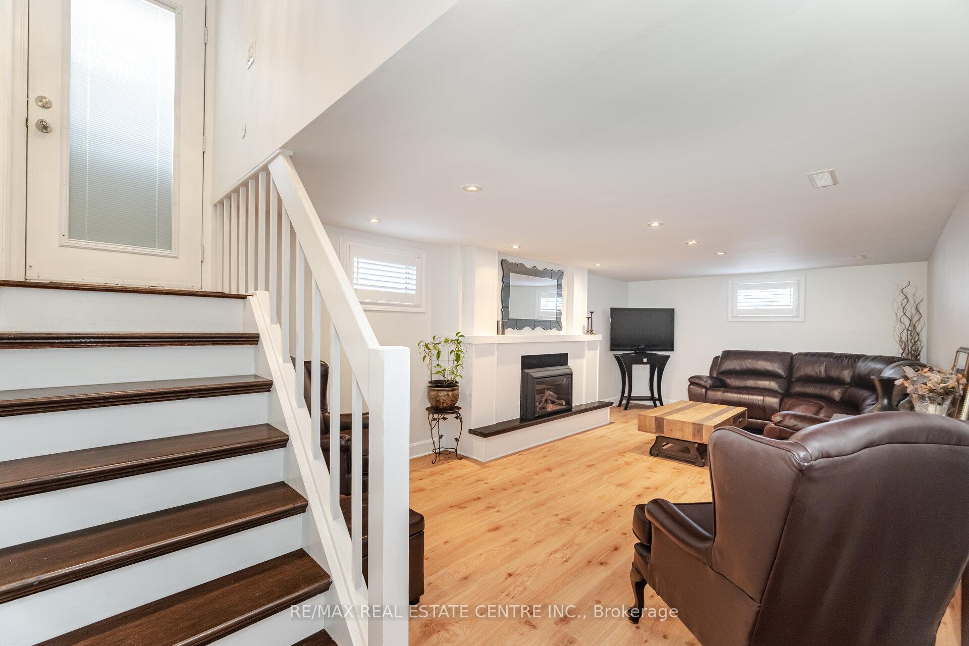 Photo 2 of 55 Mallard Crescent, Brampton, Central Park — HOMEH
