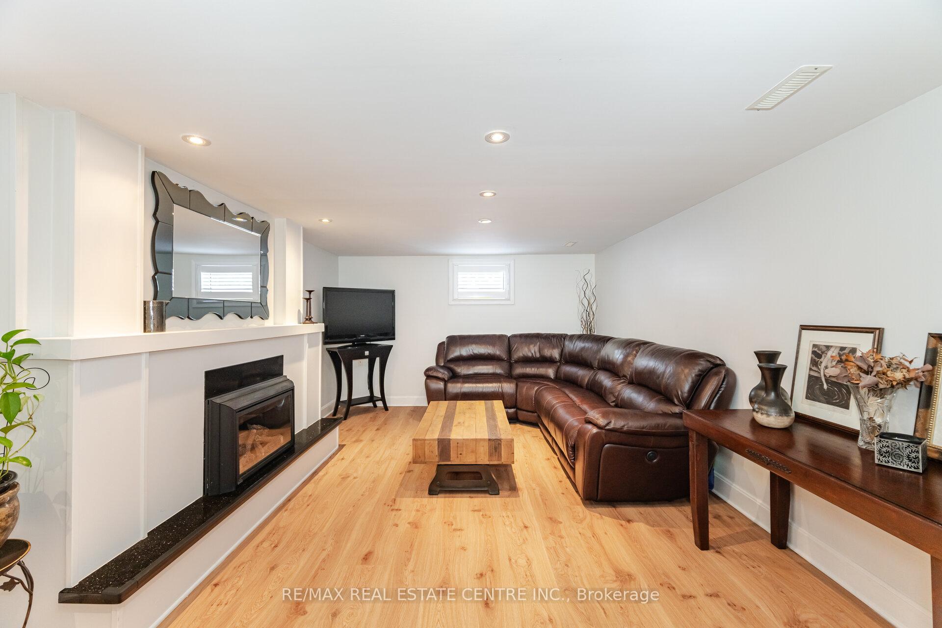 Photo 18 of 55 Mallard Crescent, Brampton, Central Park — HOMEH