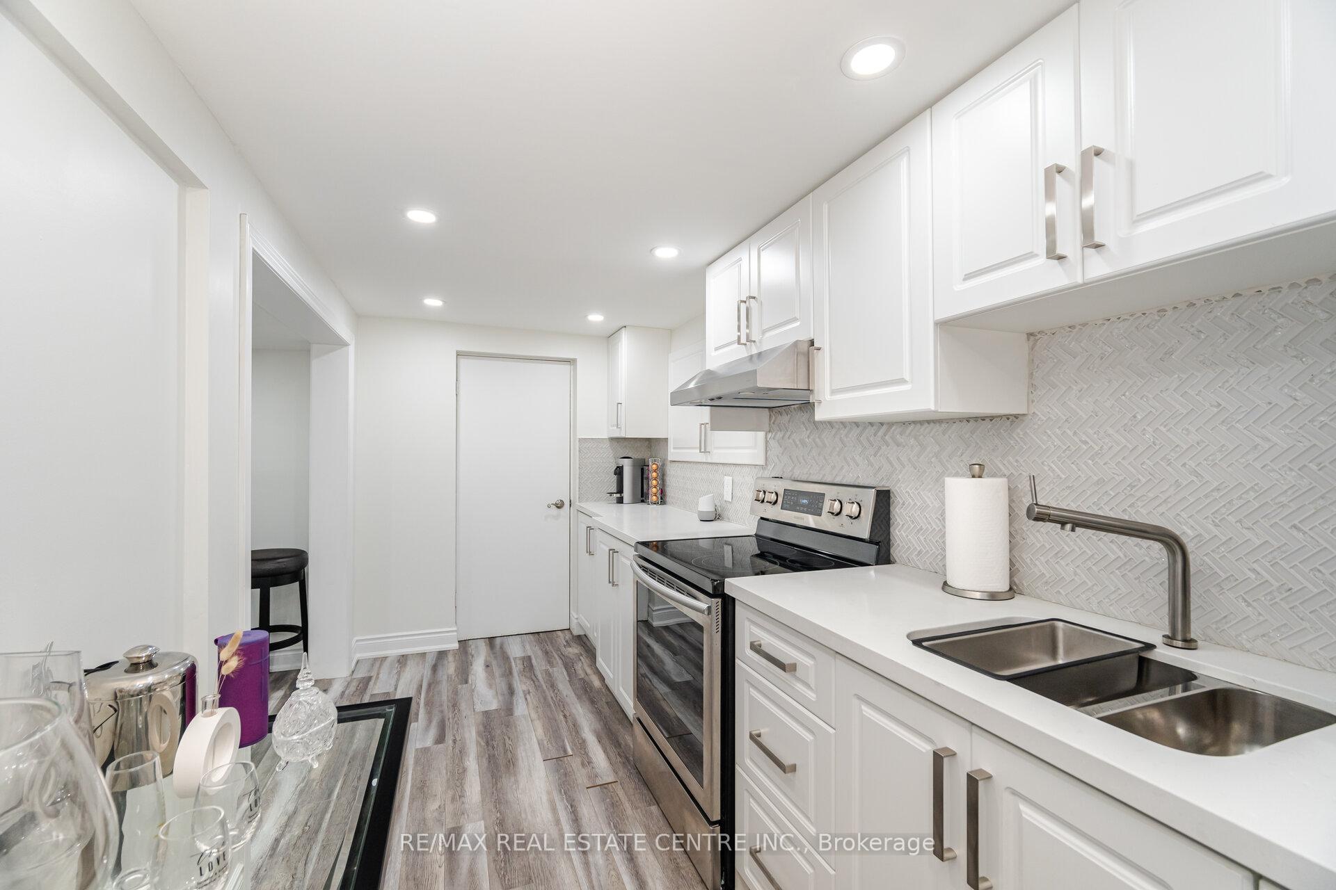 Photo 12 of 55 Mallard Crescent, Brampton, Central Park — HOMEH