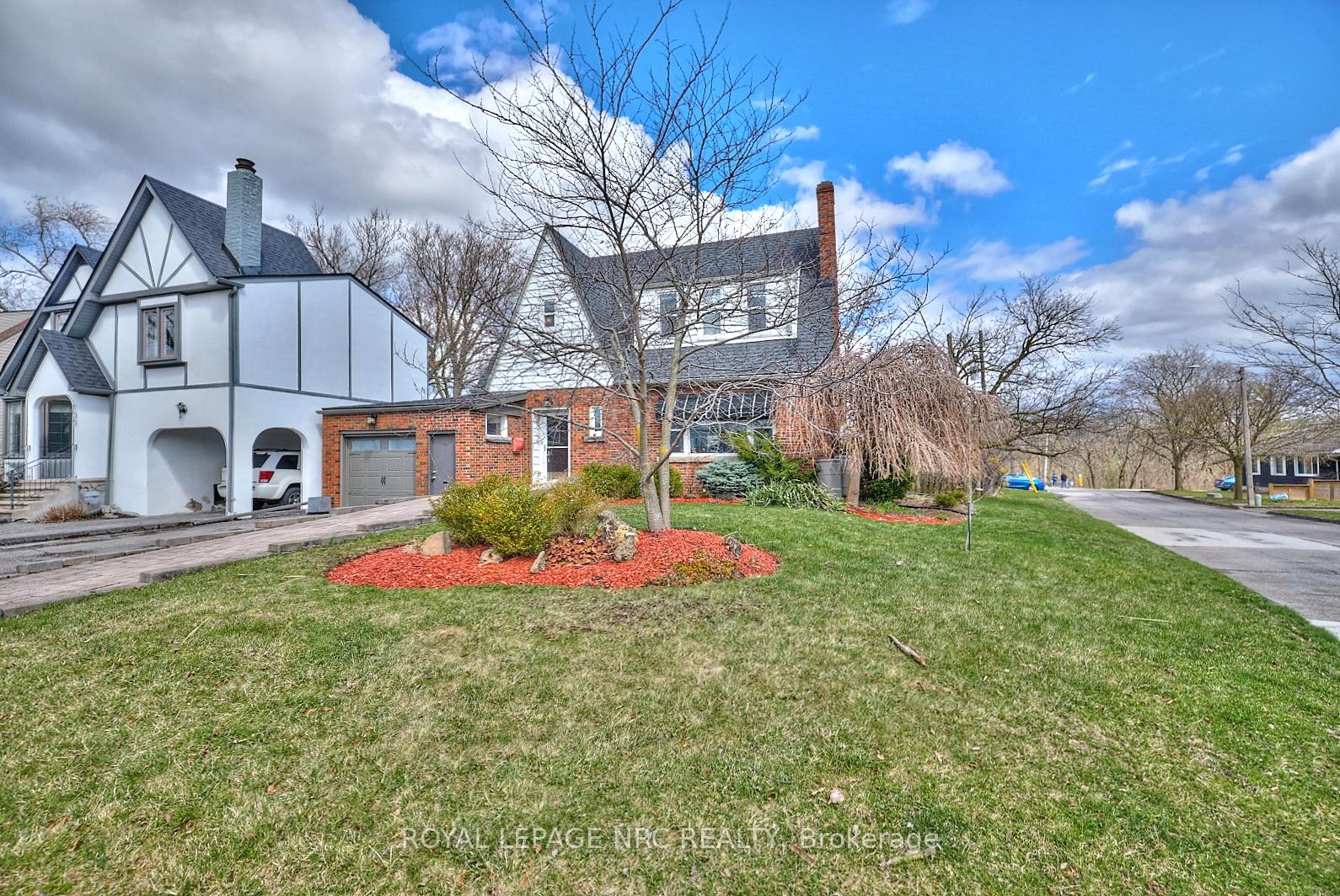 Photo 2 of 157 South Drive S, St. Catharines, Old Glenridge — HOMEH