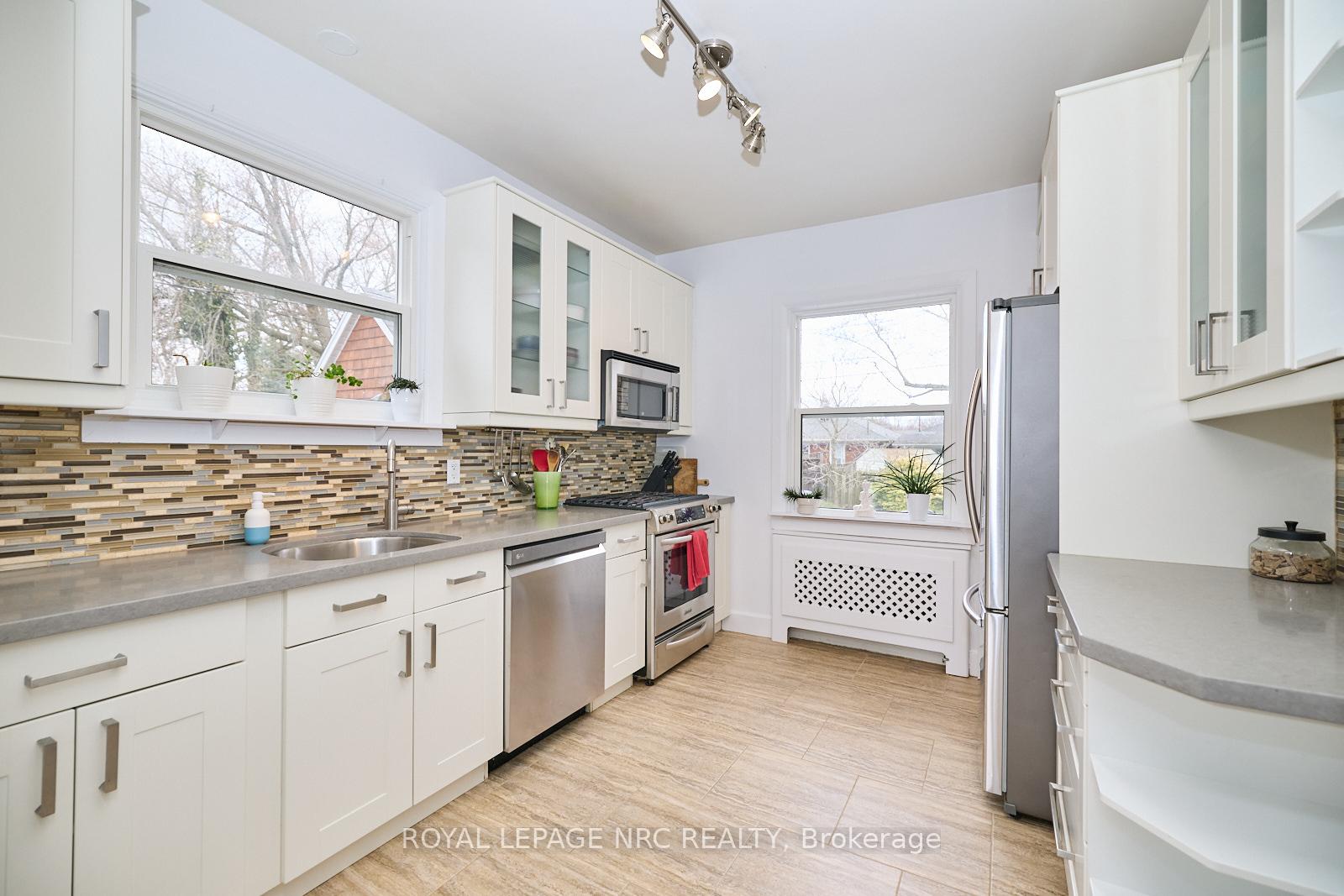 Photo 13 of 157 South Drive S, St. Catharines, Old Glenridge — HOMEH