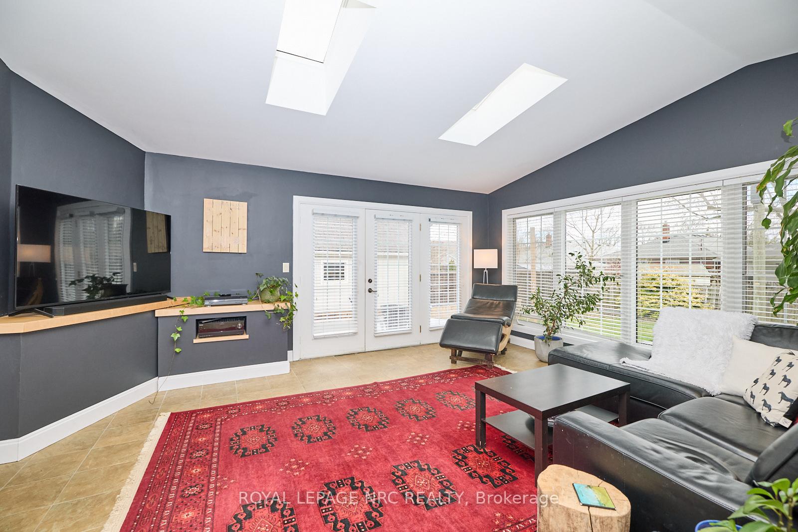 Photo 23 of 157 South Drive S, St. Catharines, Old Glenridge — HOMEH