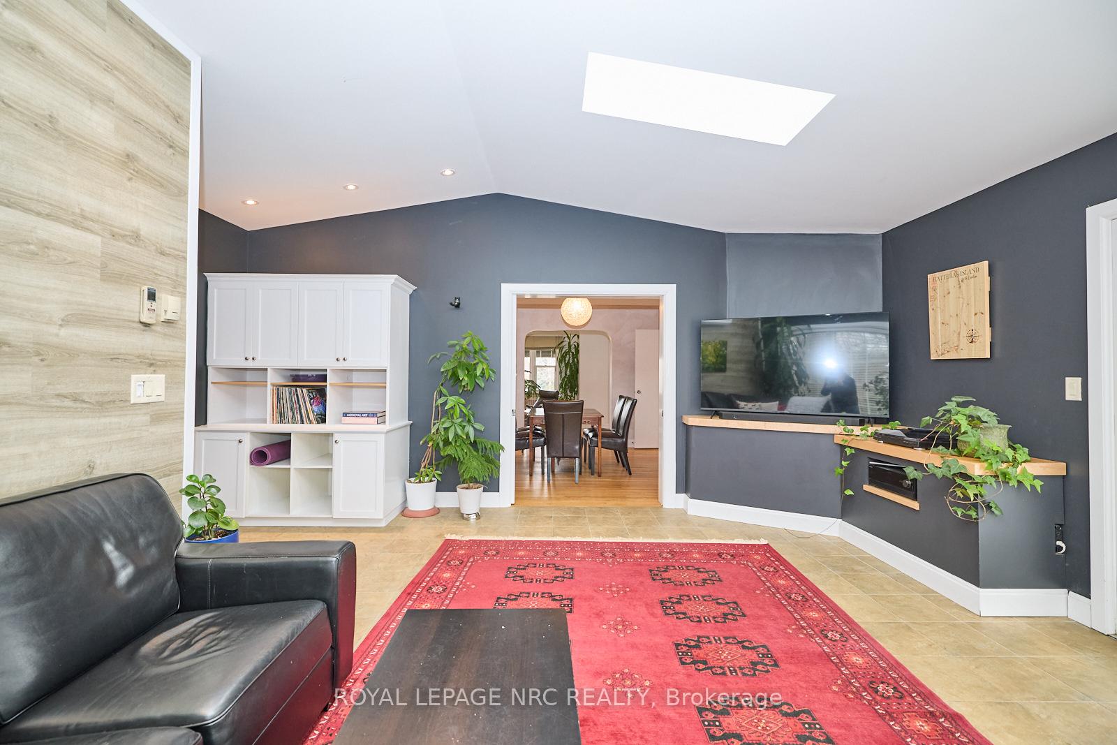 Photo 24 of 157 South Drive S, St. Catharines, Old Glenridge — HOMEH