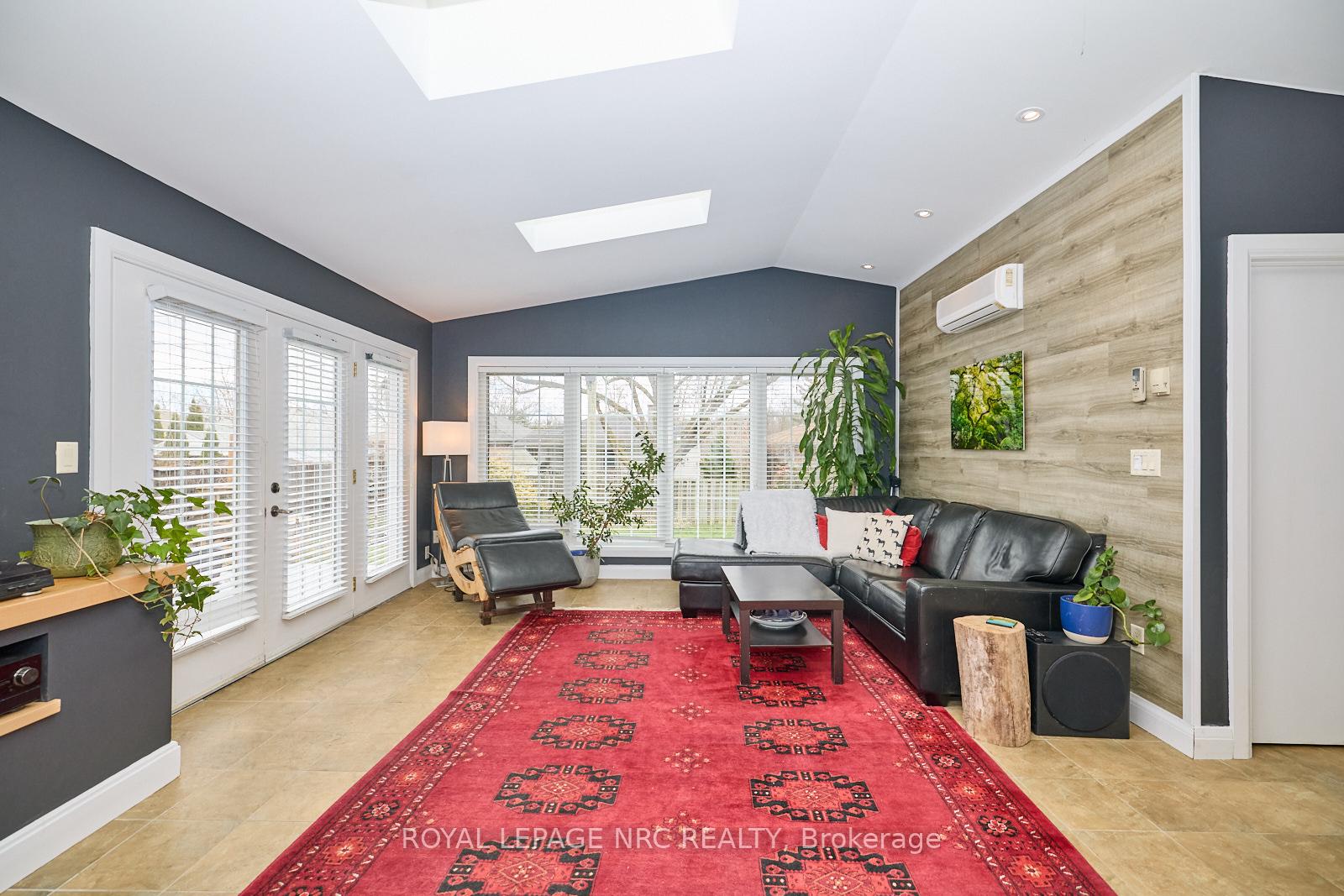 Photo 25 of 157 South Drive S, St. Catharines, Old Glenridge — HOMEH