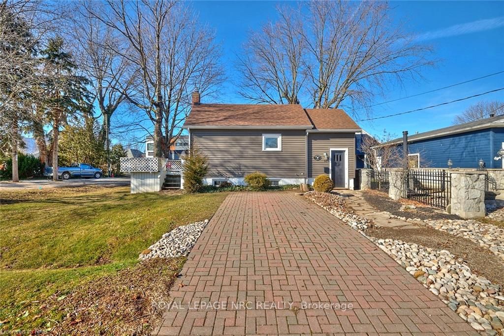 Photo 2 of 10 Colton Avenue, St. Catharines, Port Dalhousie — HOMEH