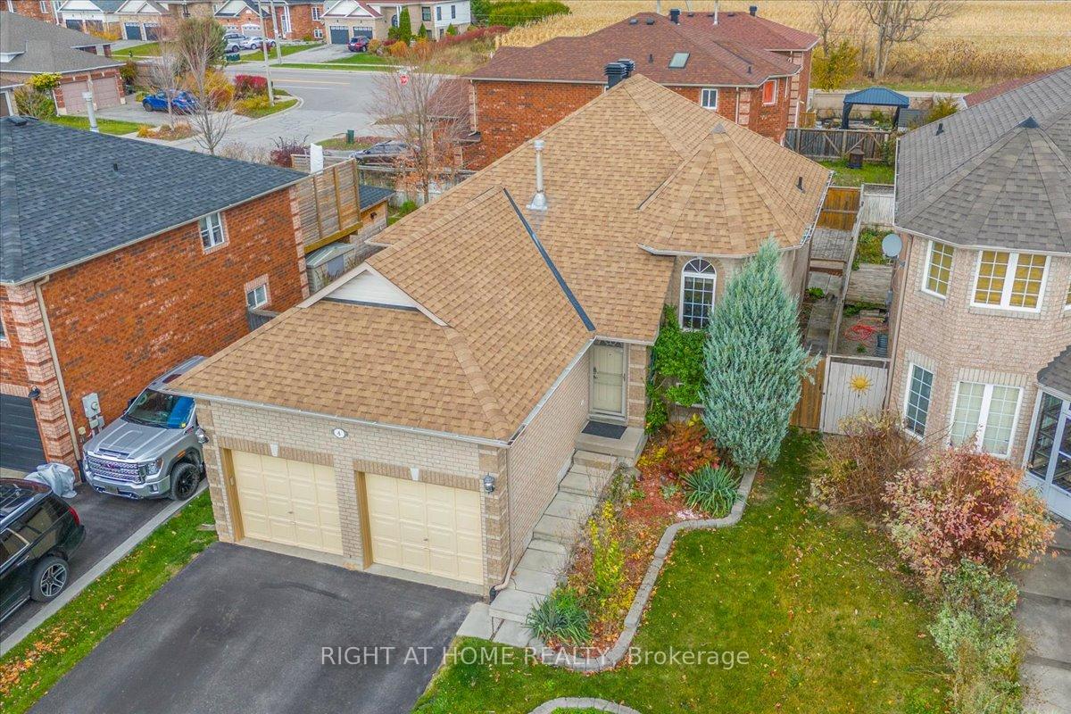 Photo 1 of 4 Hewitt Place, Barrie, Georgian Drive — HOMEH