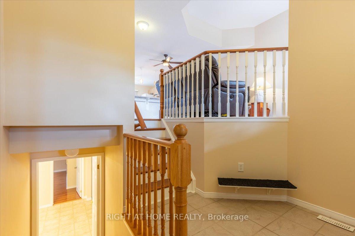 Photo 4 of 4 Hewitt Place, Barrie, Georgian Drive — HOMEH