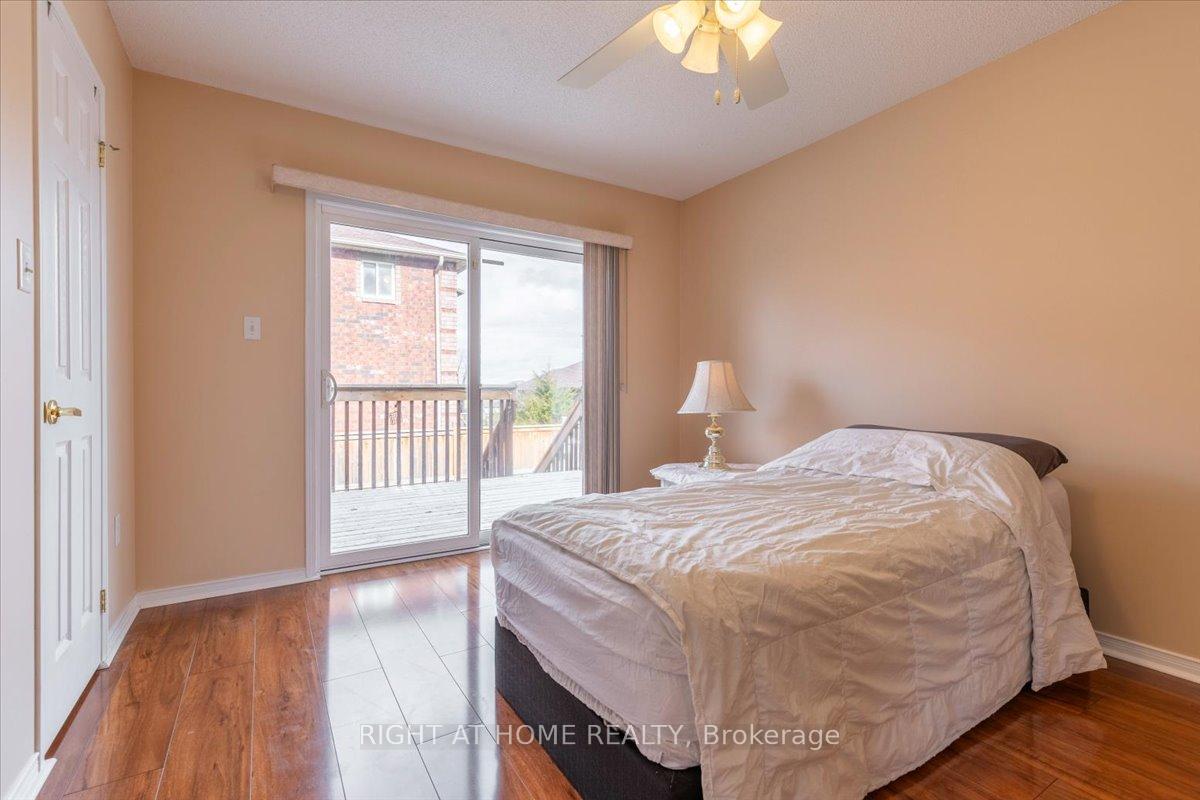 Photo 11 of 4 Hewitt Place, Barrie, Georgian Drive — HOMEH