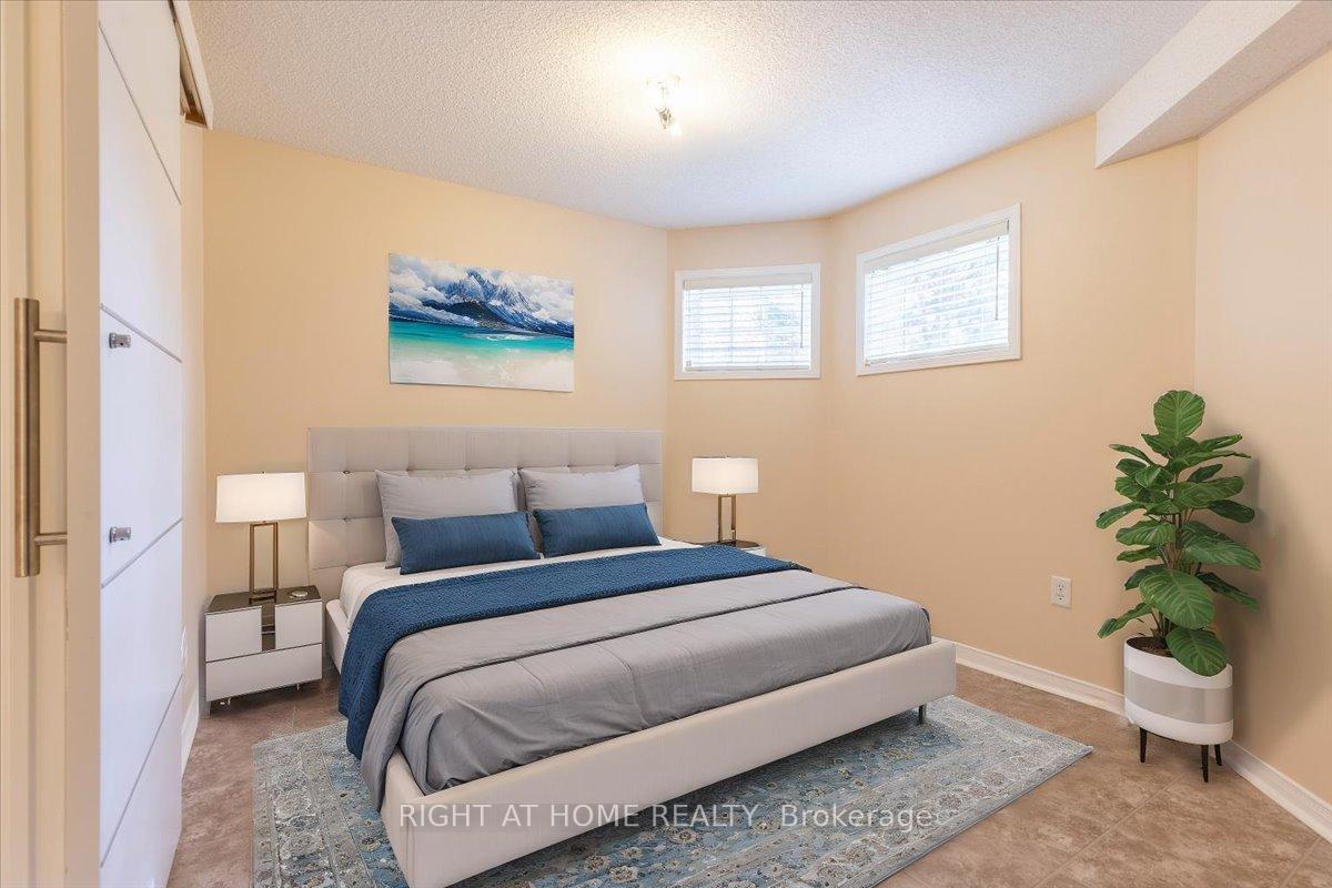 Photo 19 of 4 Hewitt Place, Barrie, Georgian Drive — HOMEH