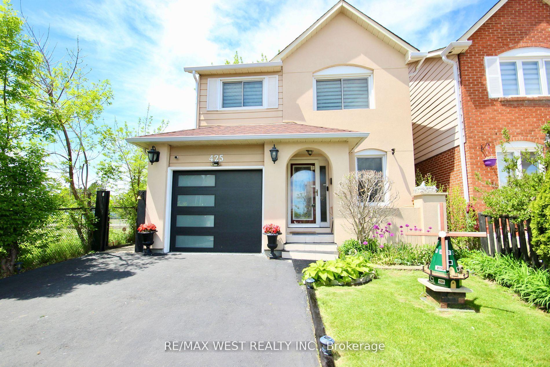 Front of 425 Hansen Road N