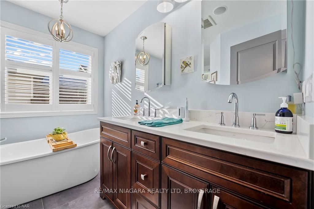 Photo 17 of 44 Vansickle Road, St. Catharines, Rykert/Vansickle — HOMEH