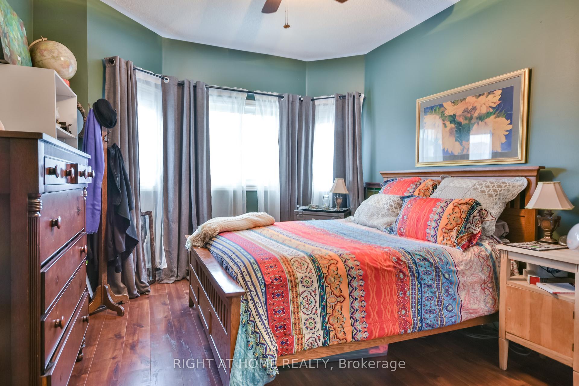 Photo 8 of 159 Birkhall Place, Barrie, Innis-Shore — HOMEH