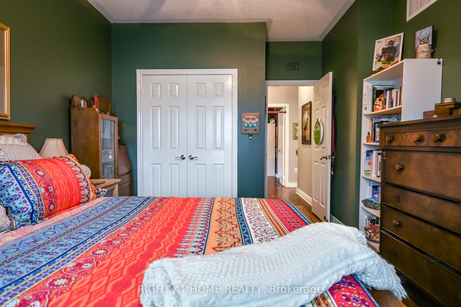 Photo 9 of 159 Birkhall Place, Barrie, Innis-Shore — HOMEH