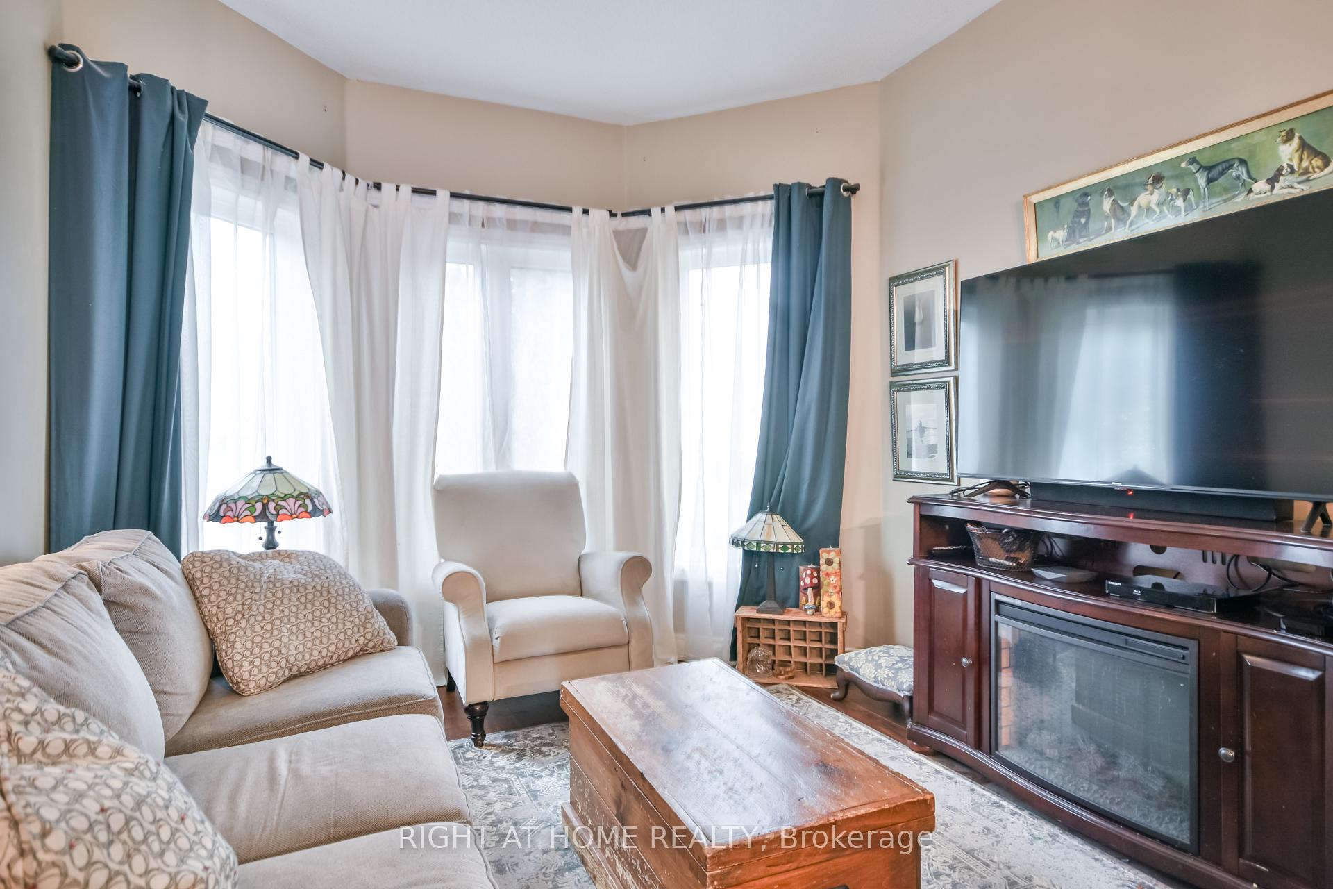 Photo 10 of 159 Birkhall Place, Barrie, Innis-Shore — HOMEH