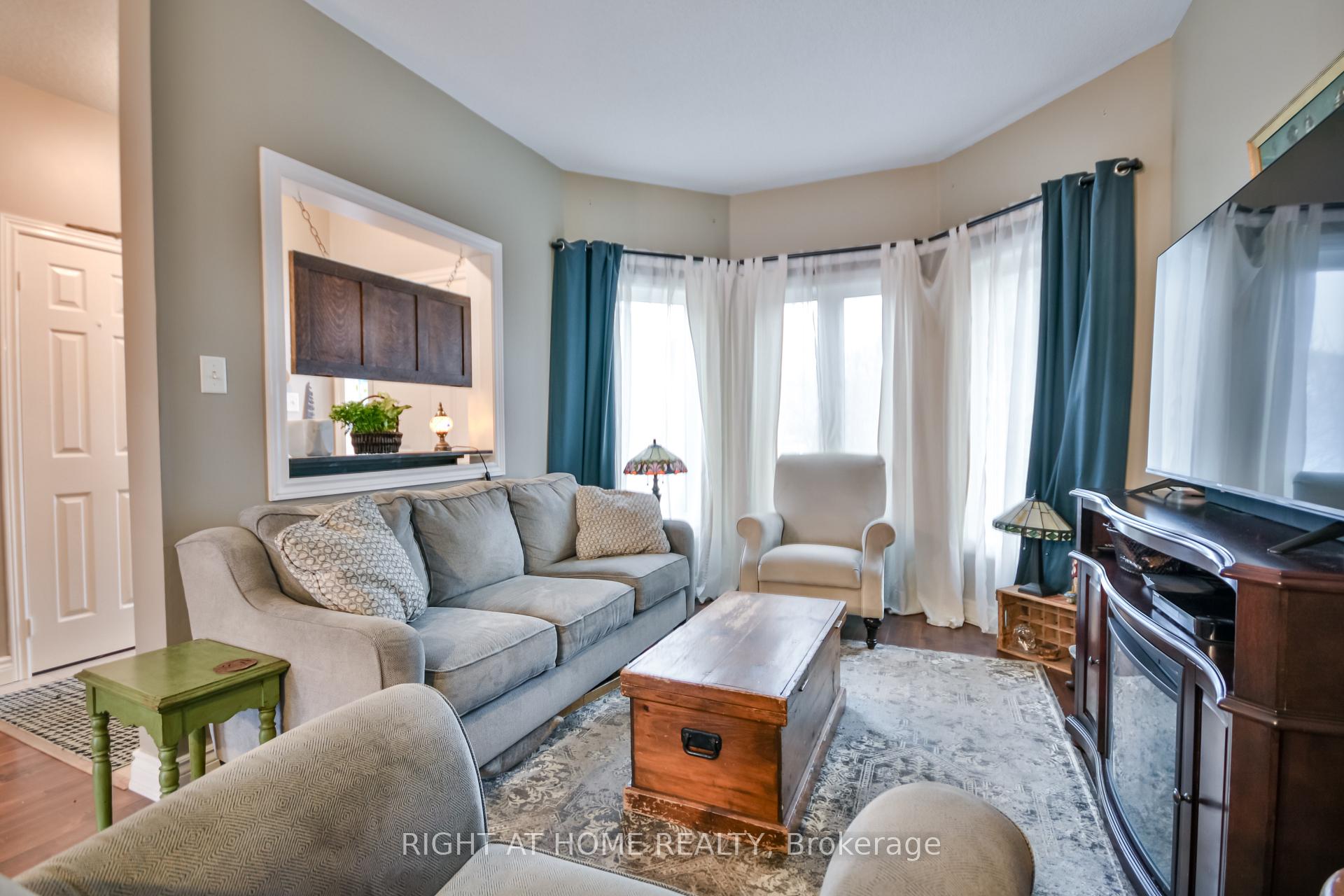 Photo 11 of 159 Birkhall Place, Barrie, Innis-Shore — HOMEH