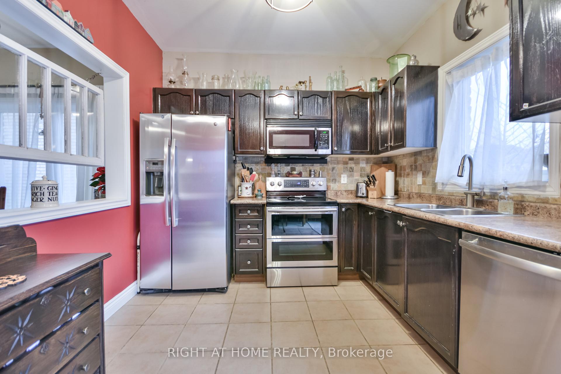 Photo 17 of 159 Birkhall Place, Barrie, Innis-Shore — HOMEH