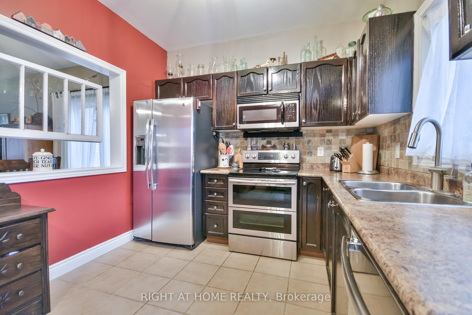 Photo 18 of 159 Birkhall Place, Barrie, Innis-Shore — HOMEH